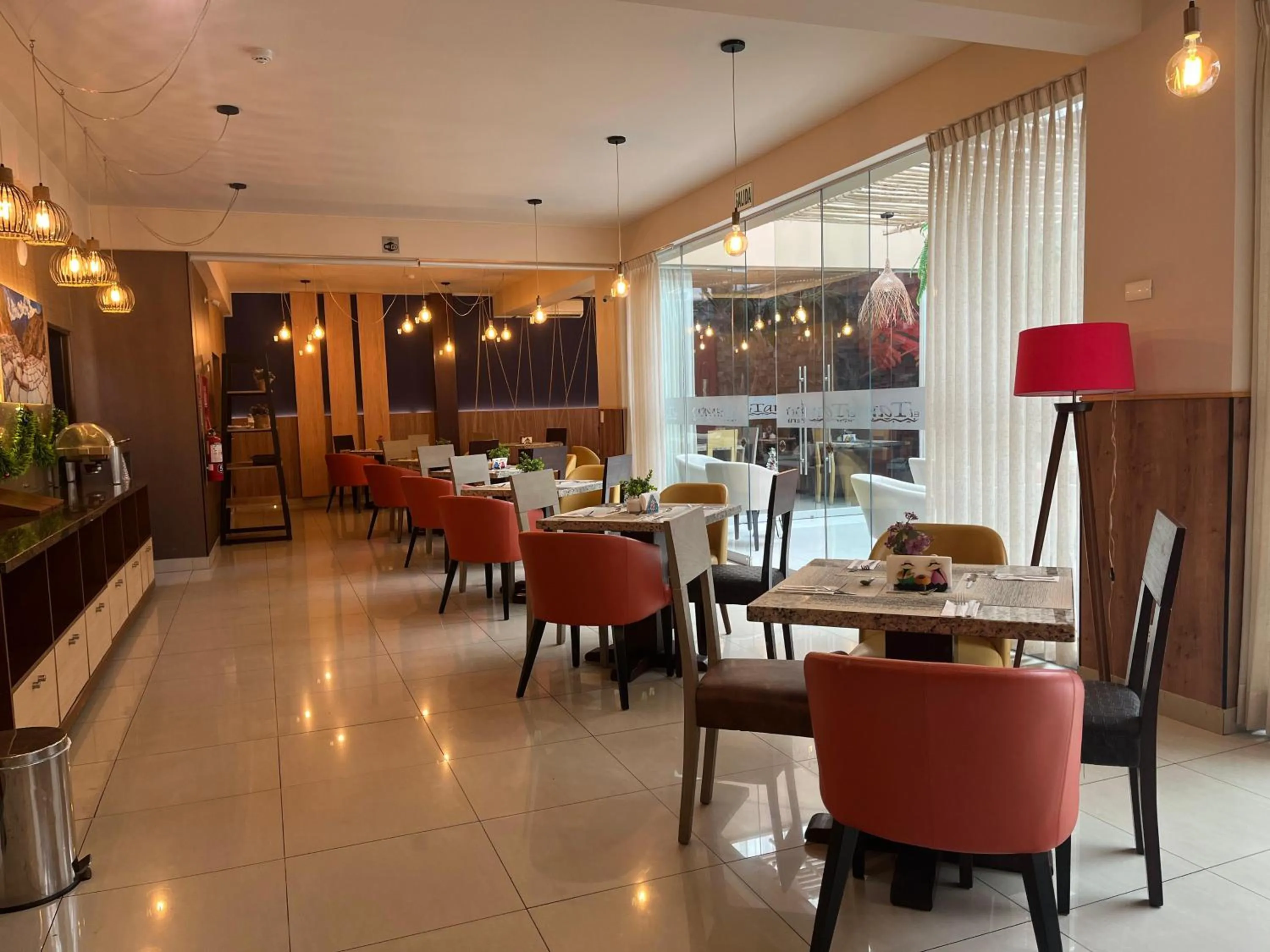 Restaurant/places to eat in Hotel El Tambo 2