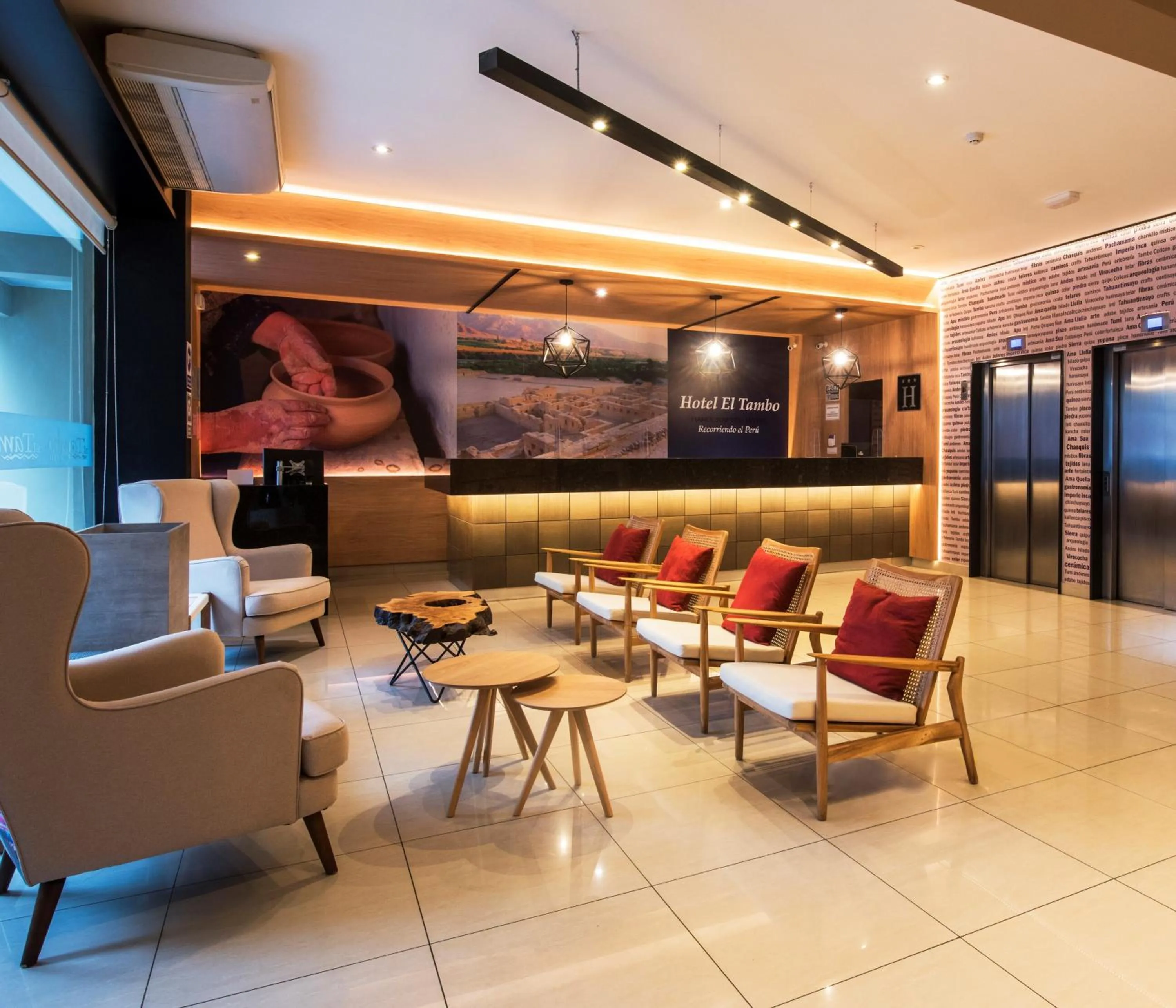 Lobby or reception in Hotel El Tambo 2
