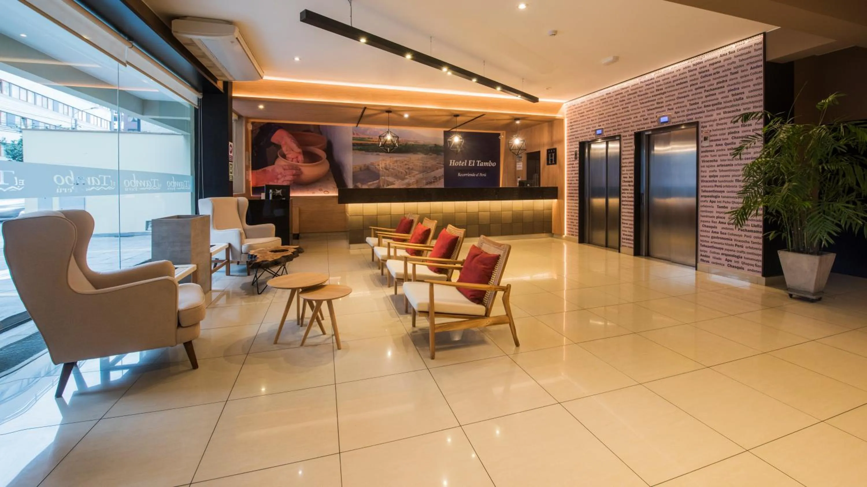 Facade/entrance in Hotel El Tambo 2