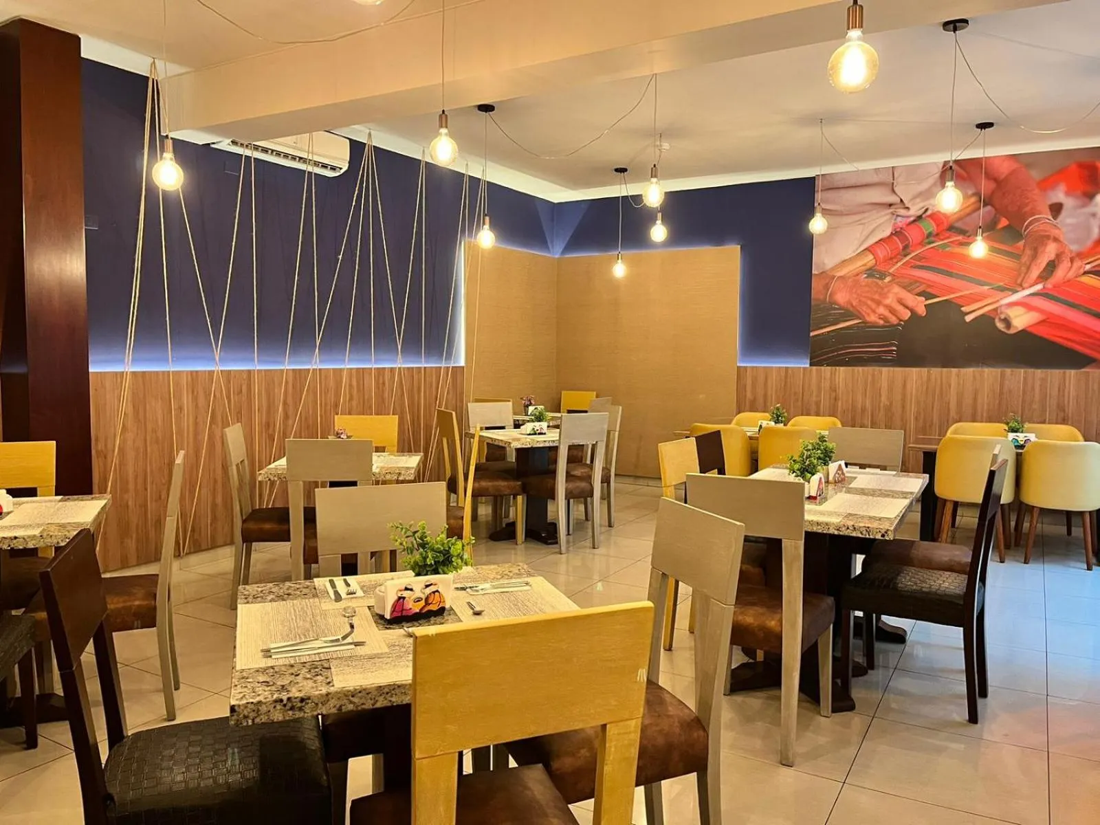 Restaurant/places to eat in Hotel El Tambo 2