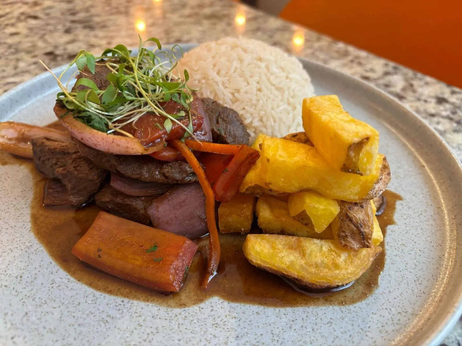 Restaurant/places to eat in Hotel El Tambo 2