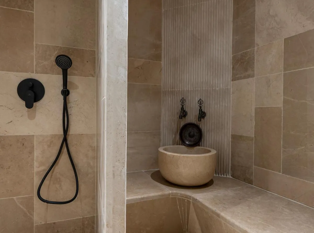 Shower in Radisson Blu Hotel, Kas