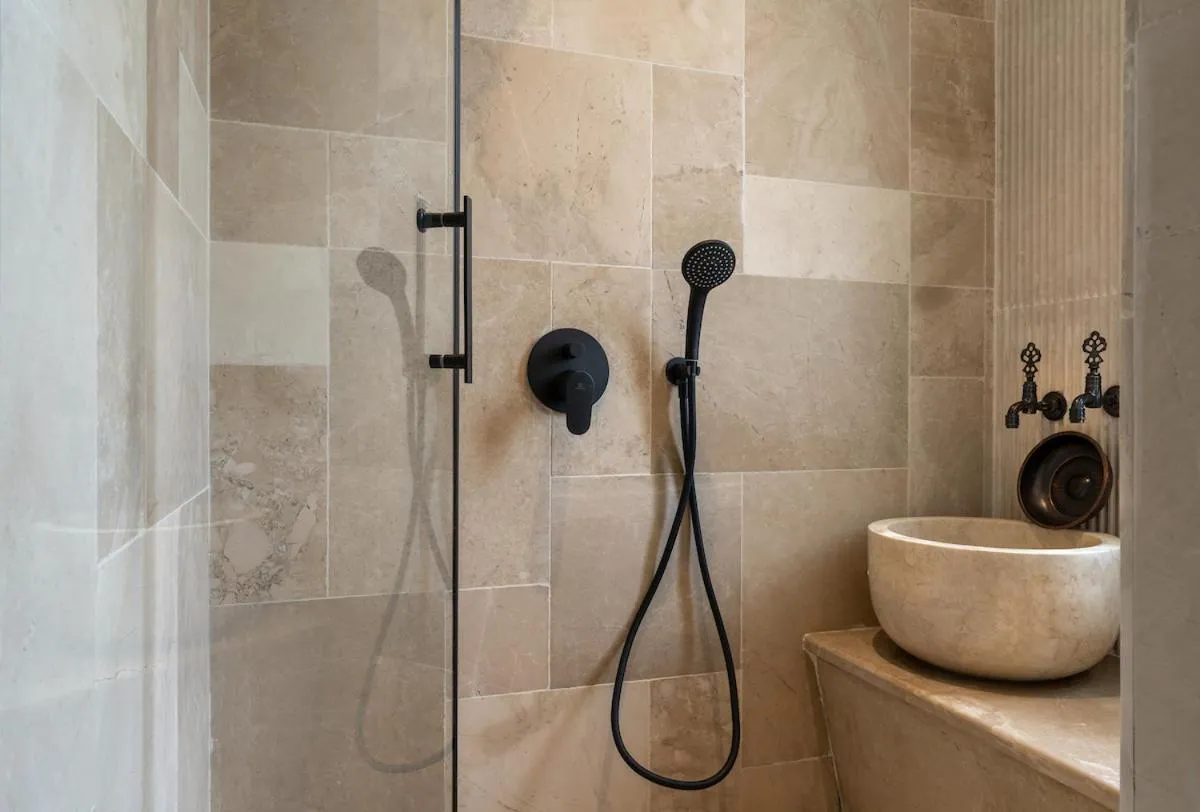 Shower in Radisson Blu Hotel, Kas