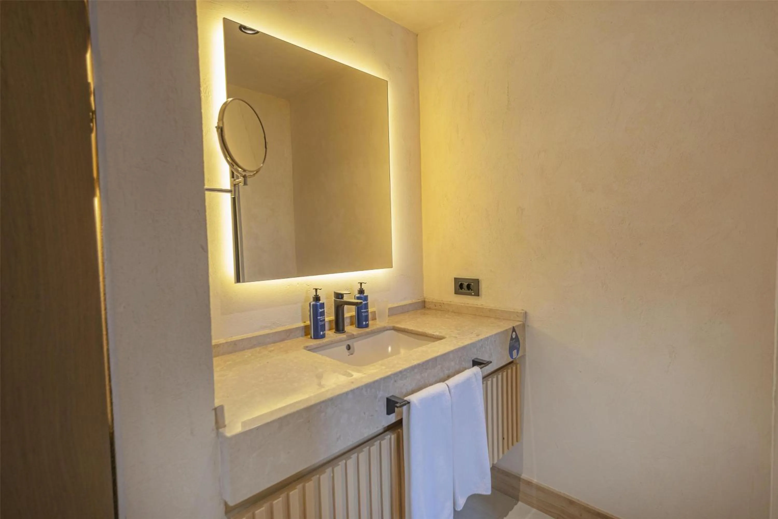 Bathroom in Radisson Blu Hotel, Kas