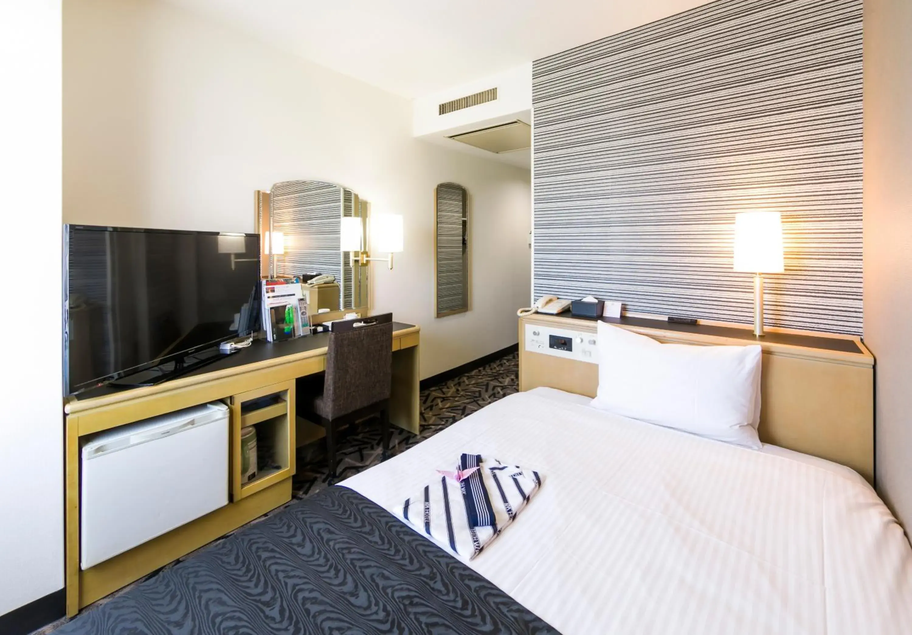 Single Room - Smoking in APA Hotel Fujichuo Single Room - Smoking in APA Hotel Fujichuo