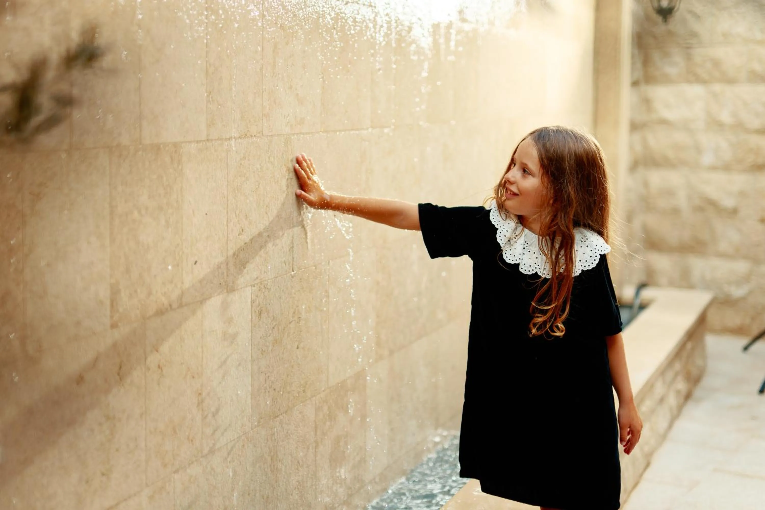 People in Hotel Diplomat by Aycon