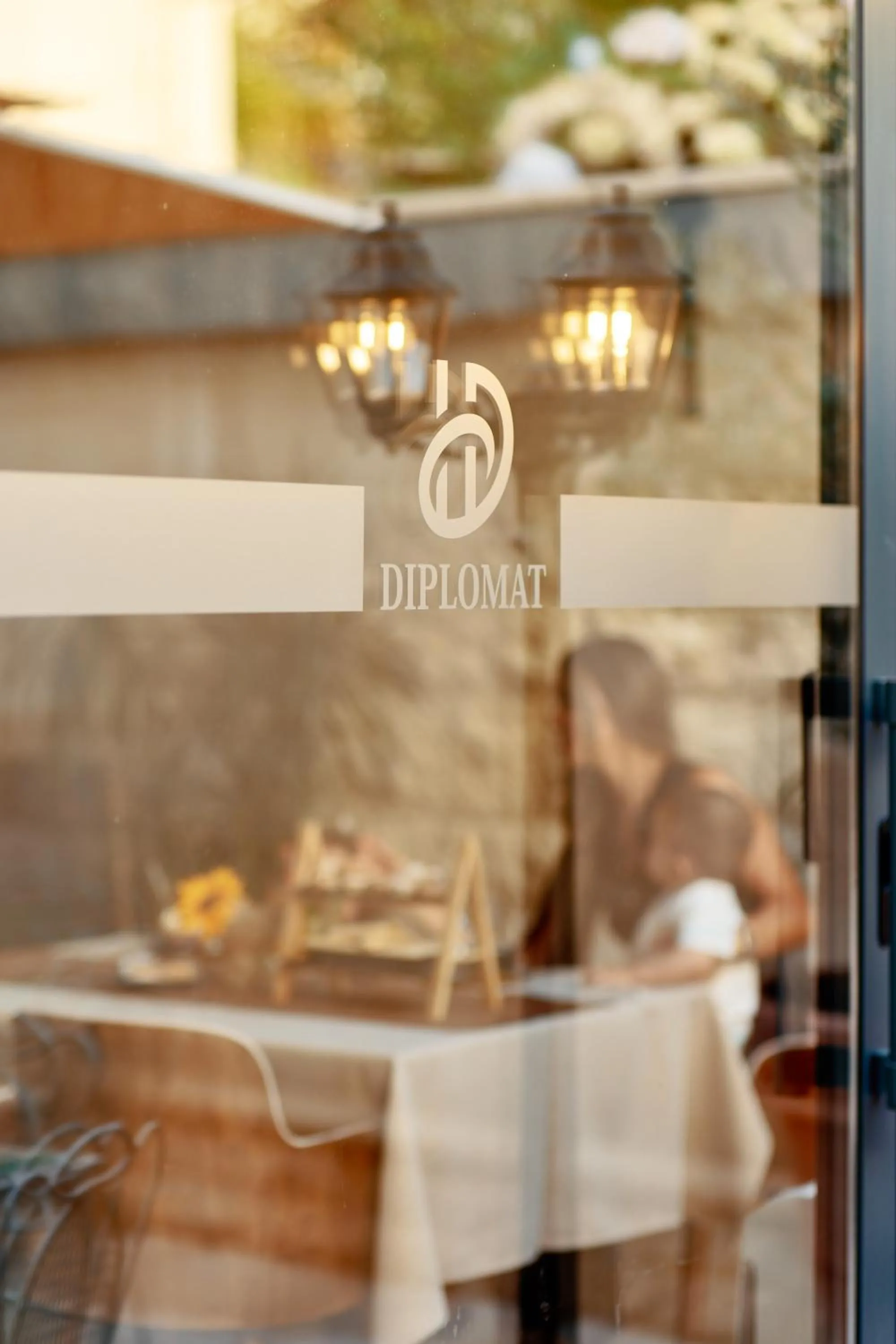 Restaurant/places to eat in Hotel Diplomat by Aycon