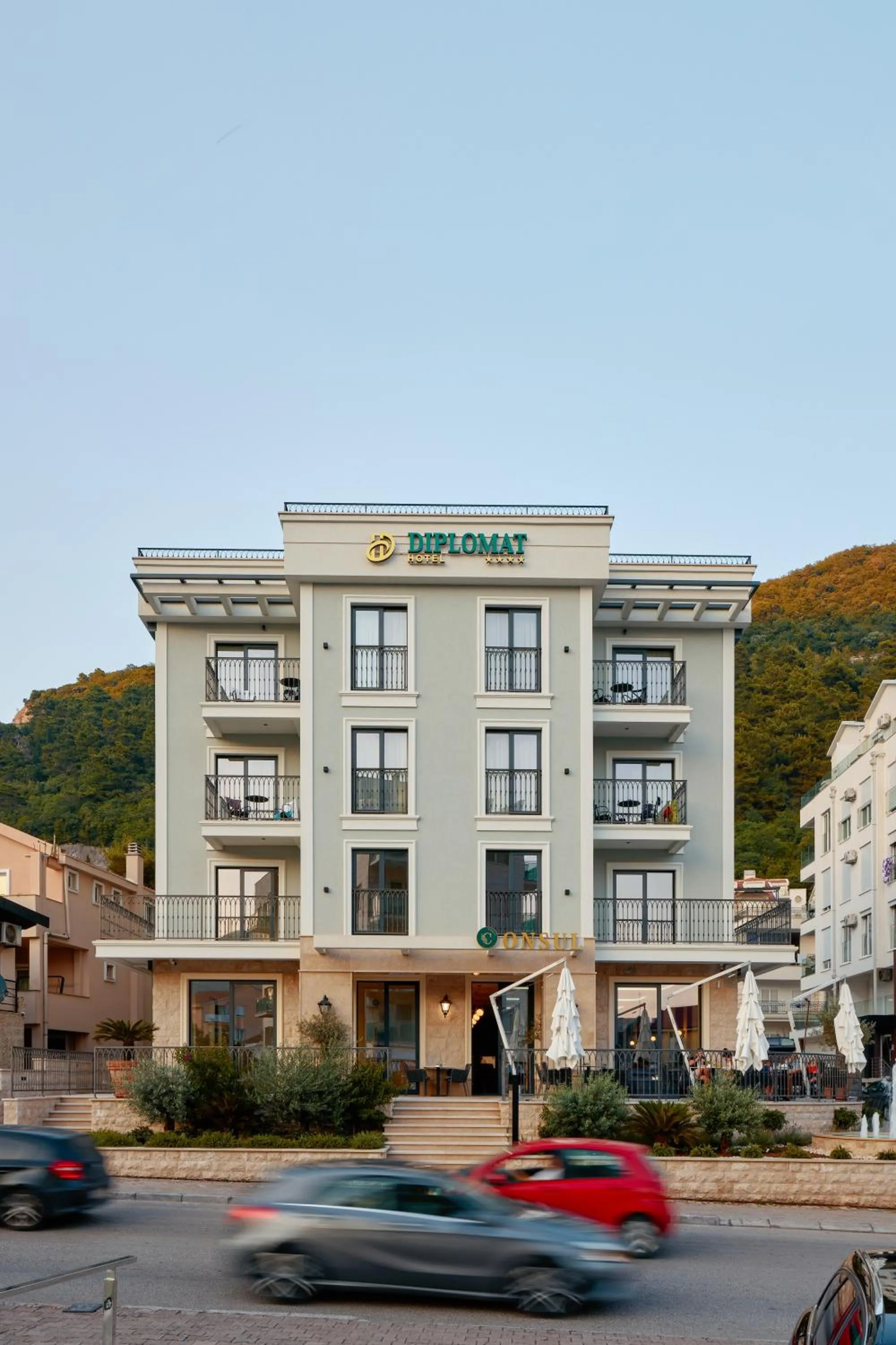 Property building in Hotel Diplomat by Aycon