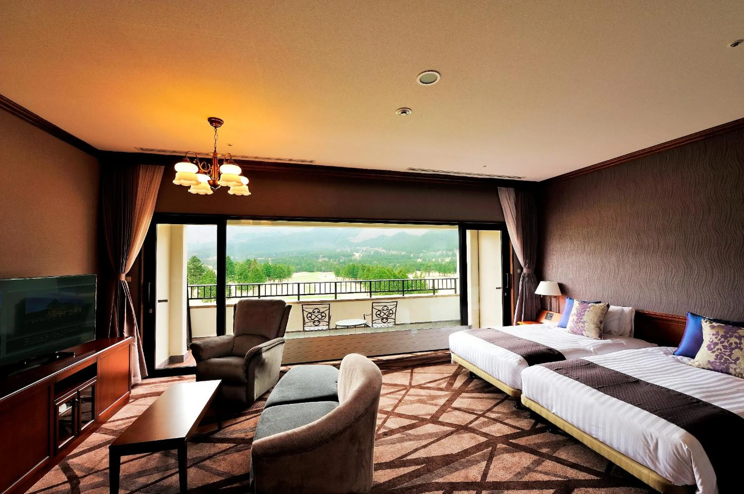 Photo of the whole room, Bed in Hakone Sengokuhara Prince Hotel