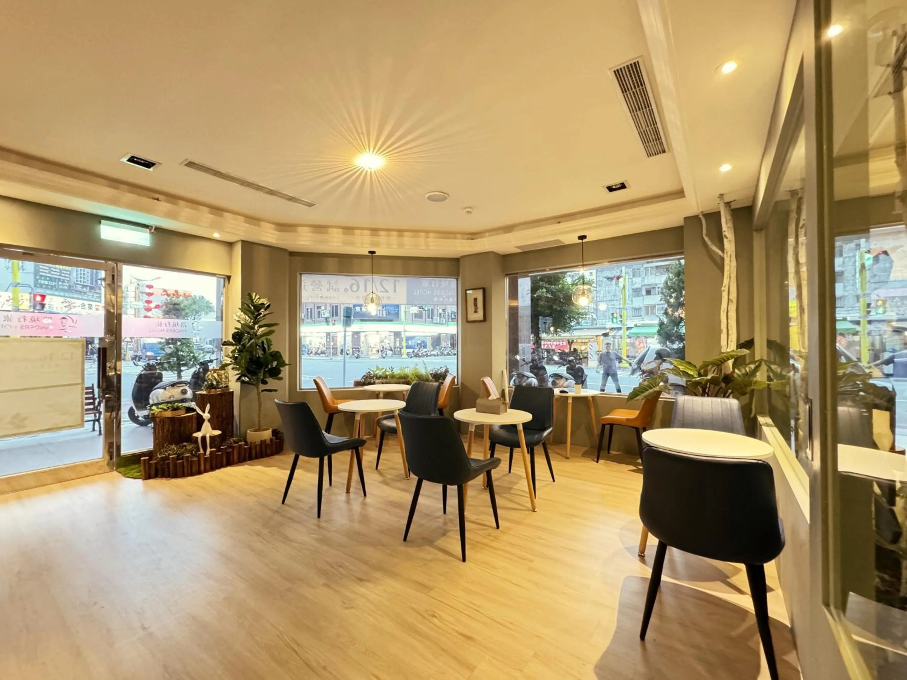 Seating area in Finders Hotel Hualien Station