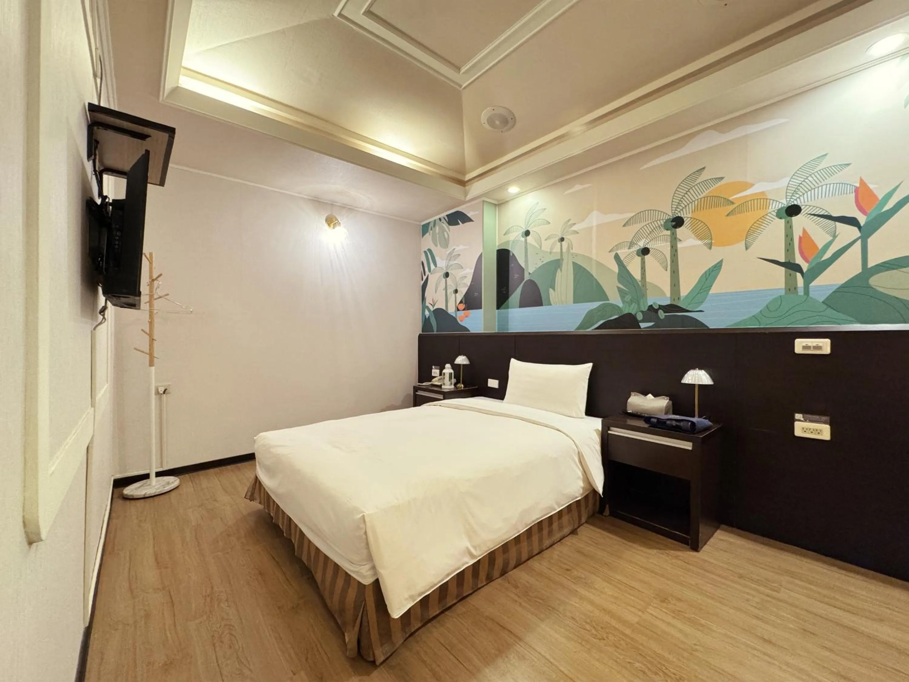 Photo of the whole room, Bed in Finders Hotel Hualien Station
