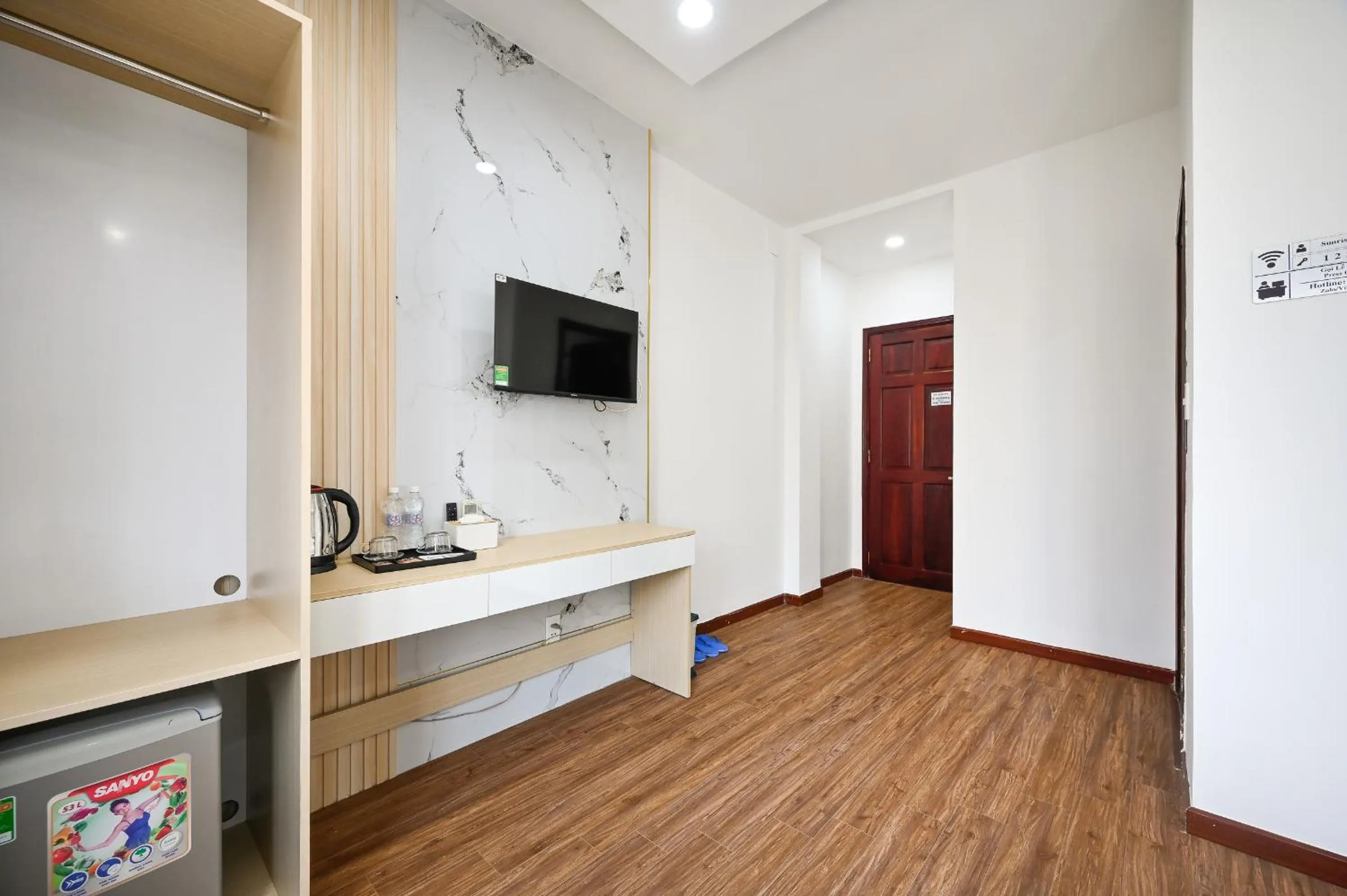 TV and multimedia in Sunrise Airport Hotel