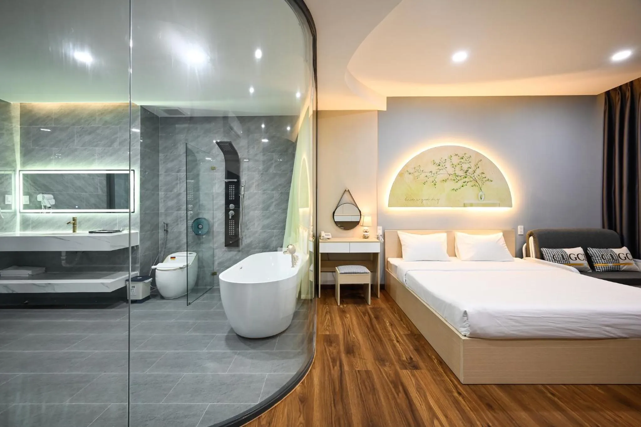 Toilet, Bed in Sunrise Airport Hotel