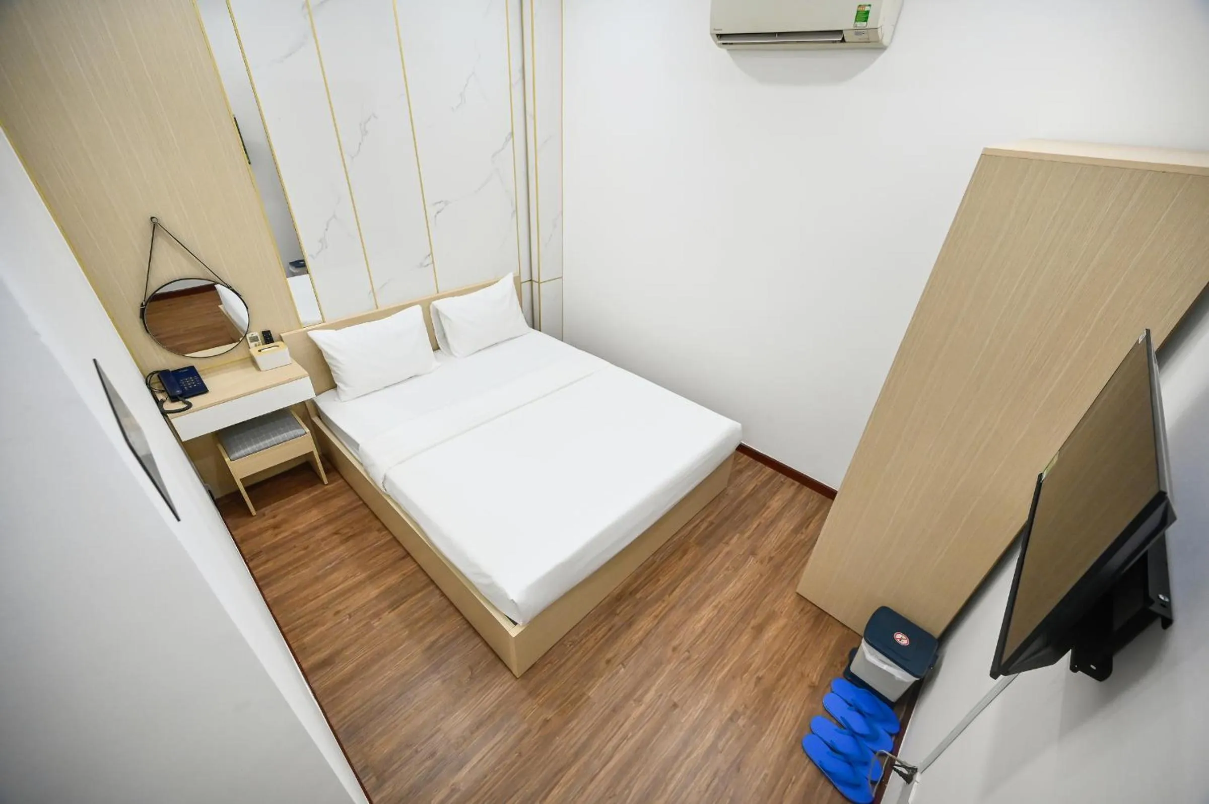 Bed in Sunrise Airport Hotel