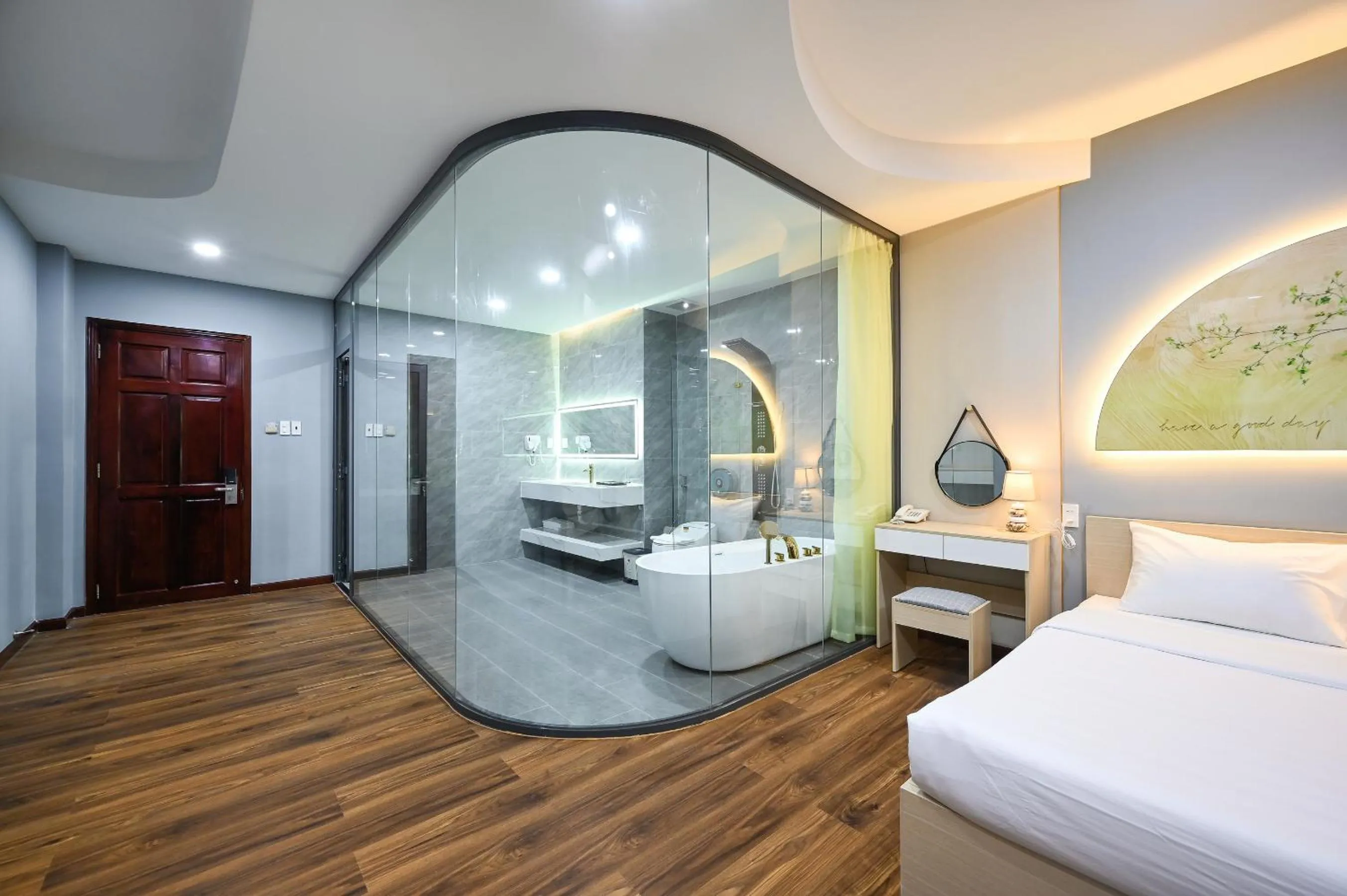 Bathroom, Bed in Sunrise Airport Hotel