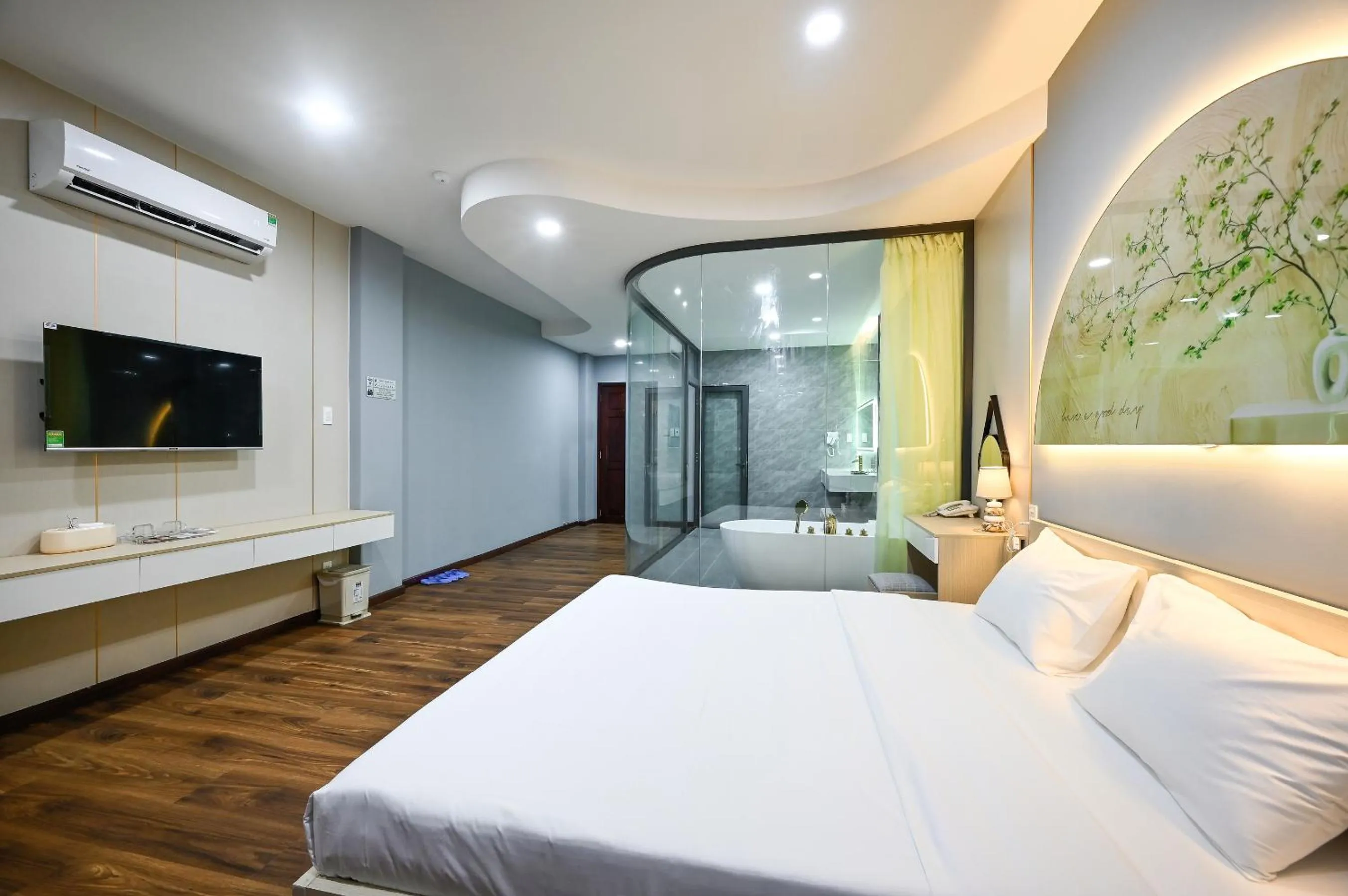 TV and multimedia, Bed in Sunrise Airport Hotel