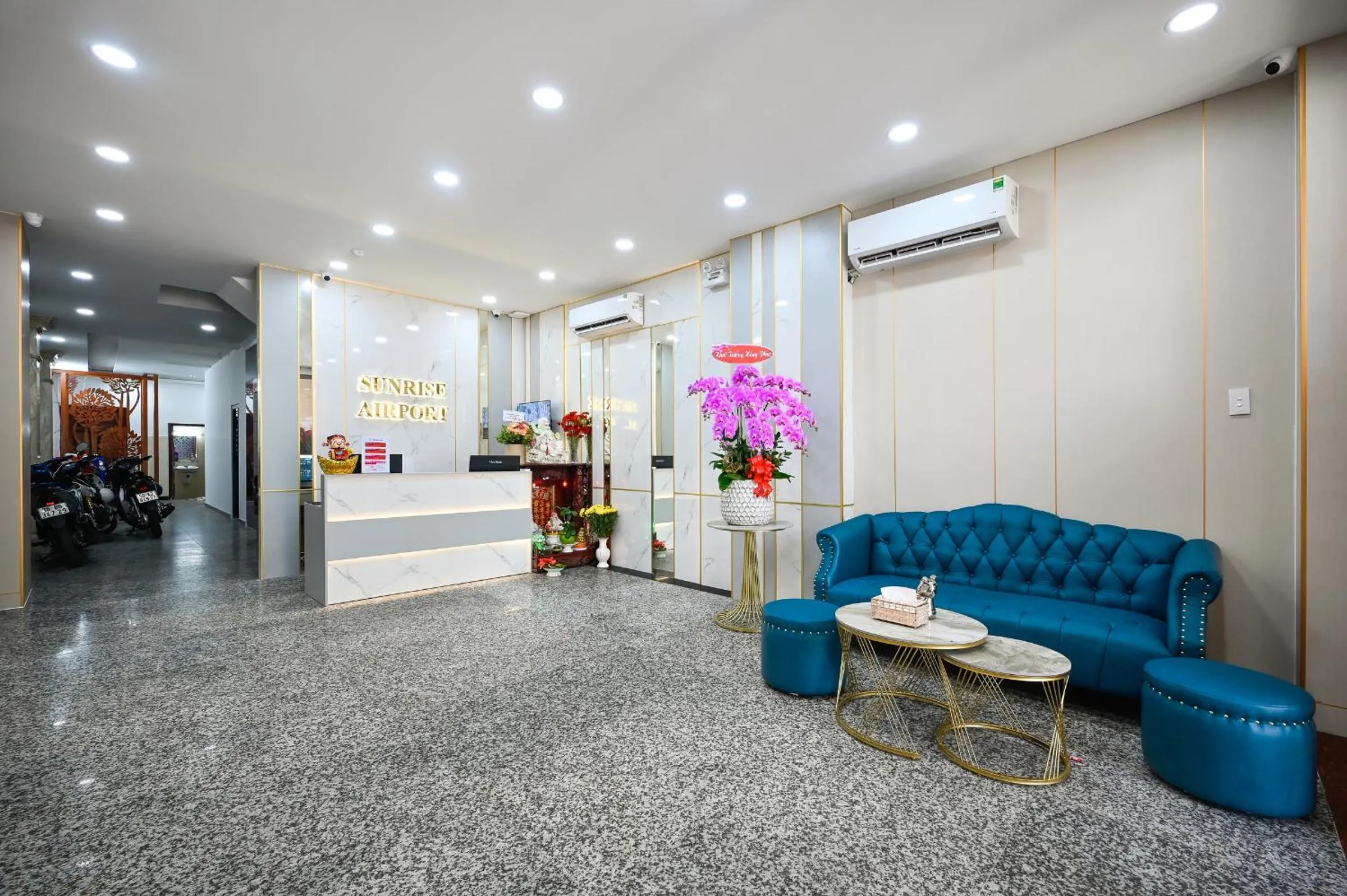 Lobby or reception in Sunrise Airport Hotel