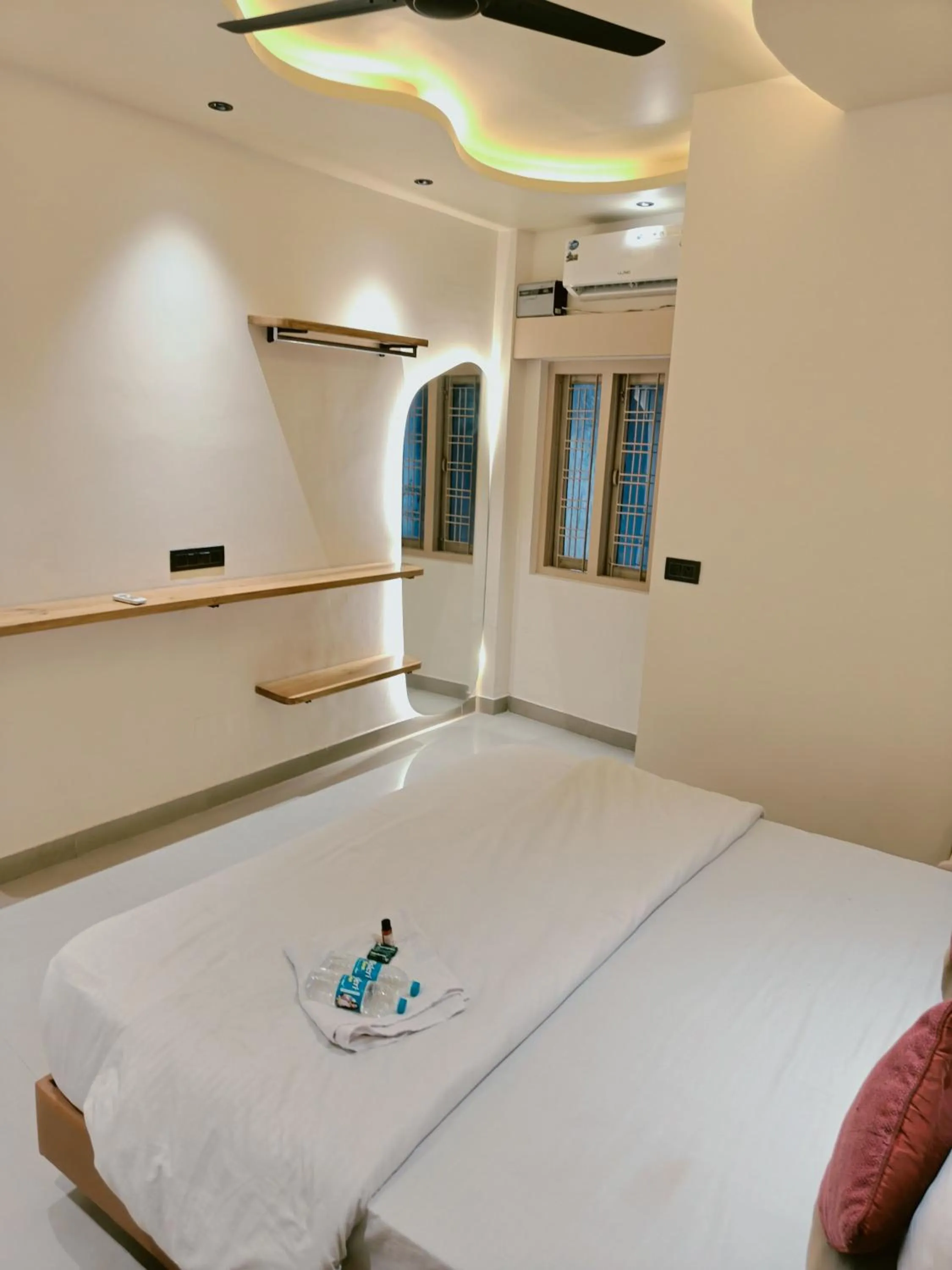 Bed in Spontrail Hostel