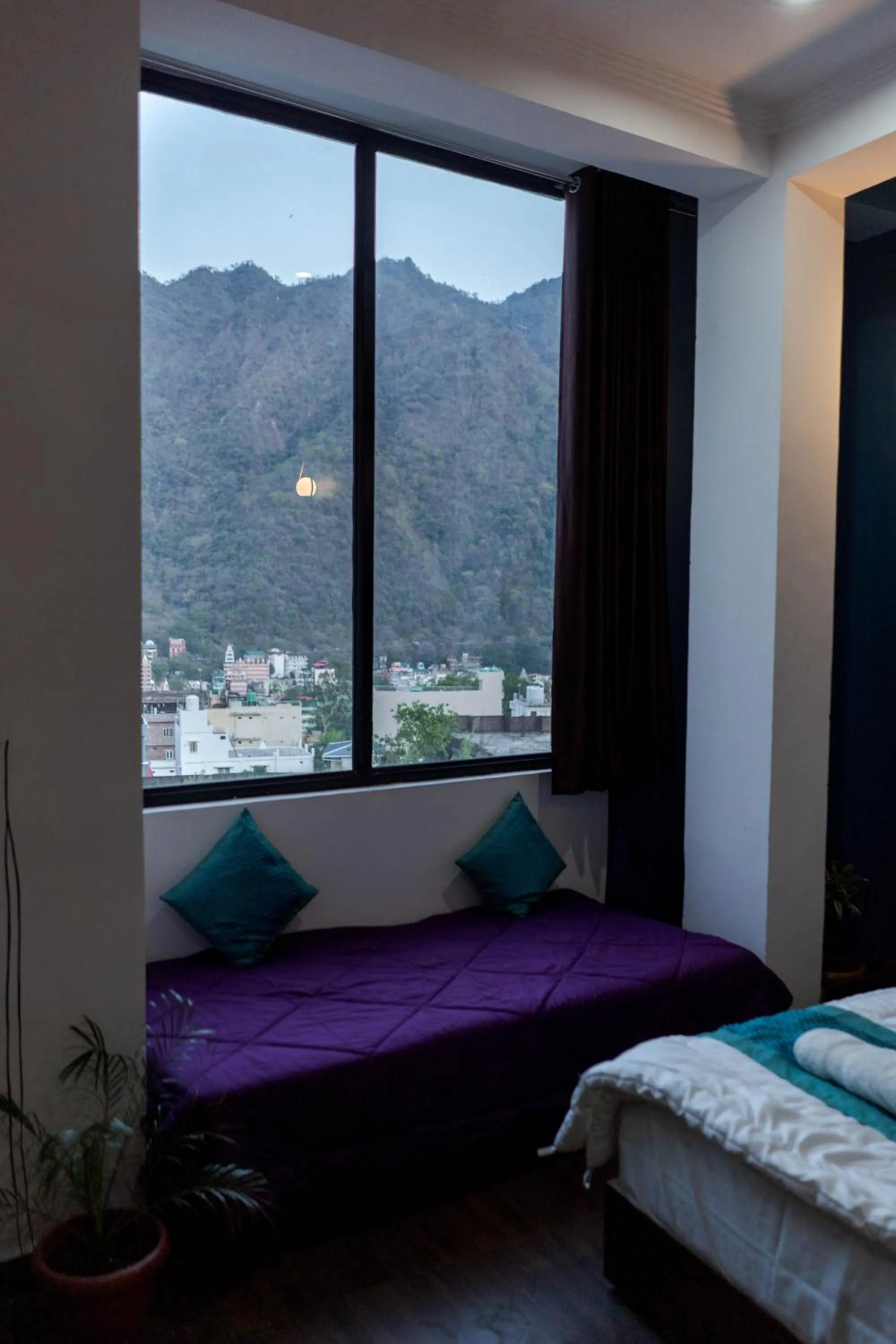 Mountain view, Bed in Spontrail Hostel