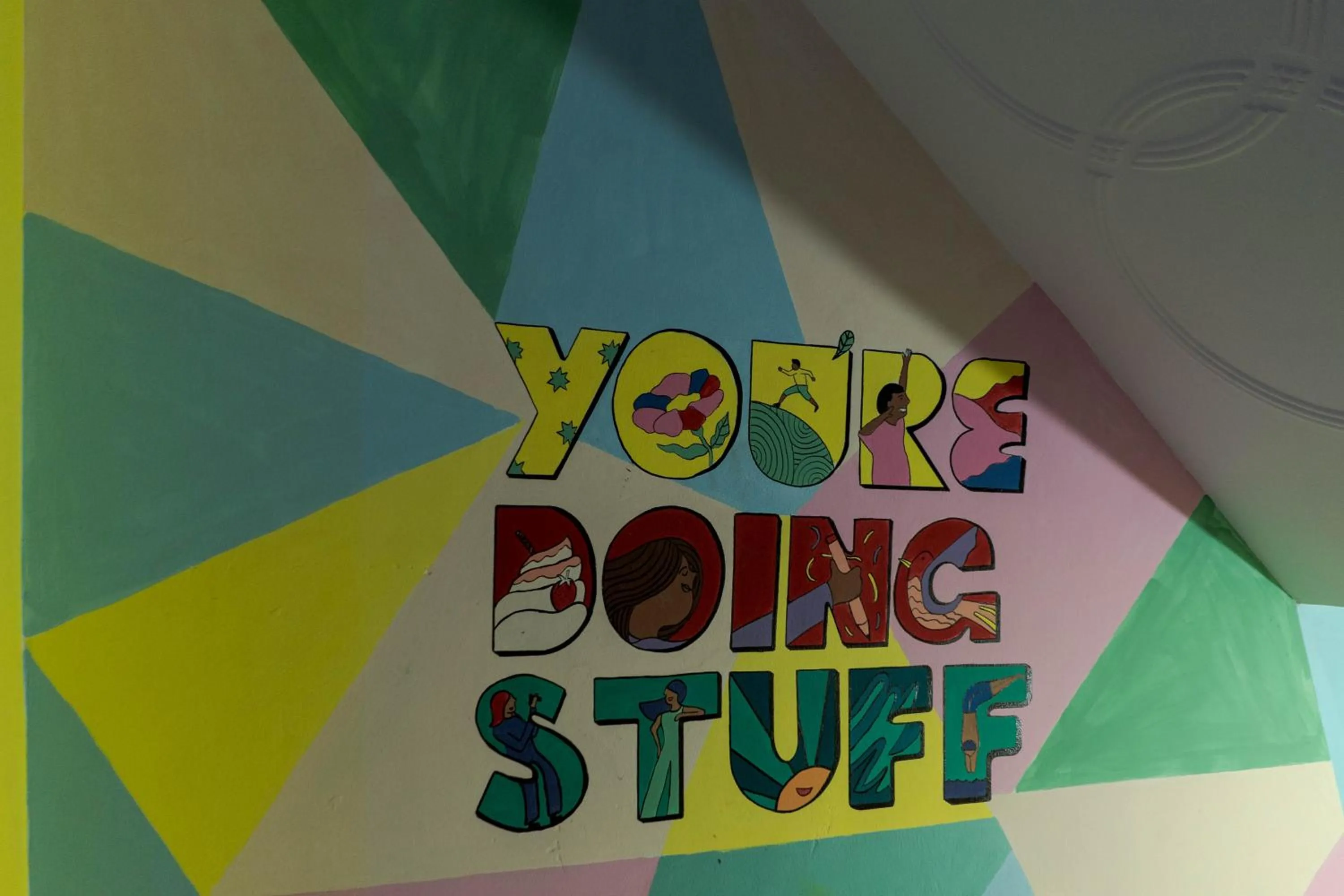 Text overlay in Spontrail Hostel