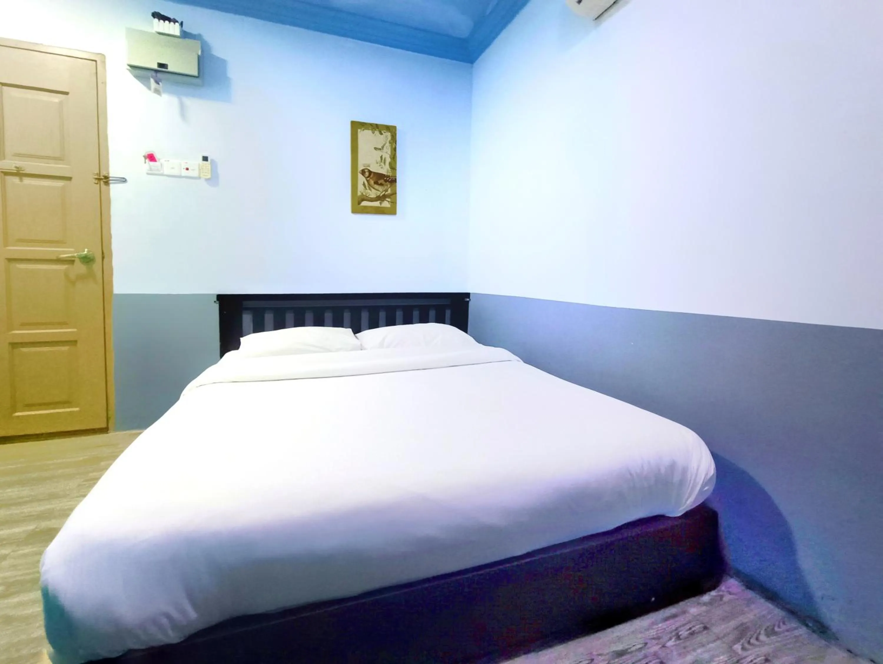 Bed in Pen'U Cottages by RVH