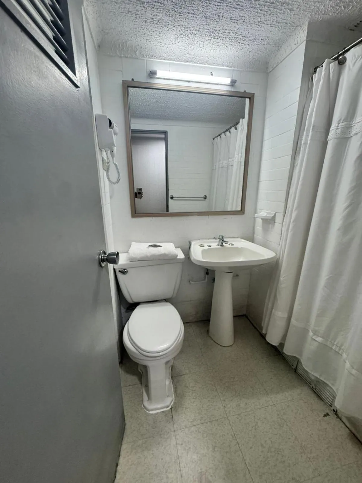 Bathroom in NEW HOTEL CRUZ DEL SUR