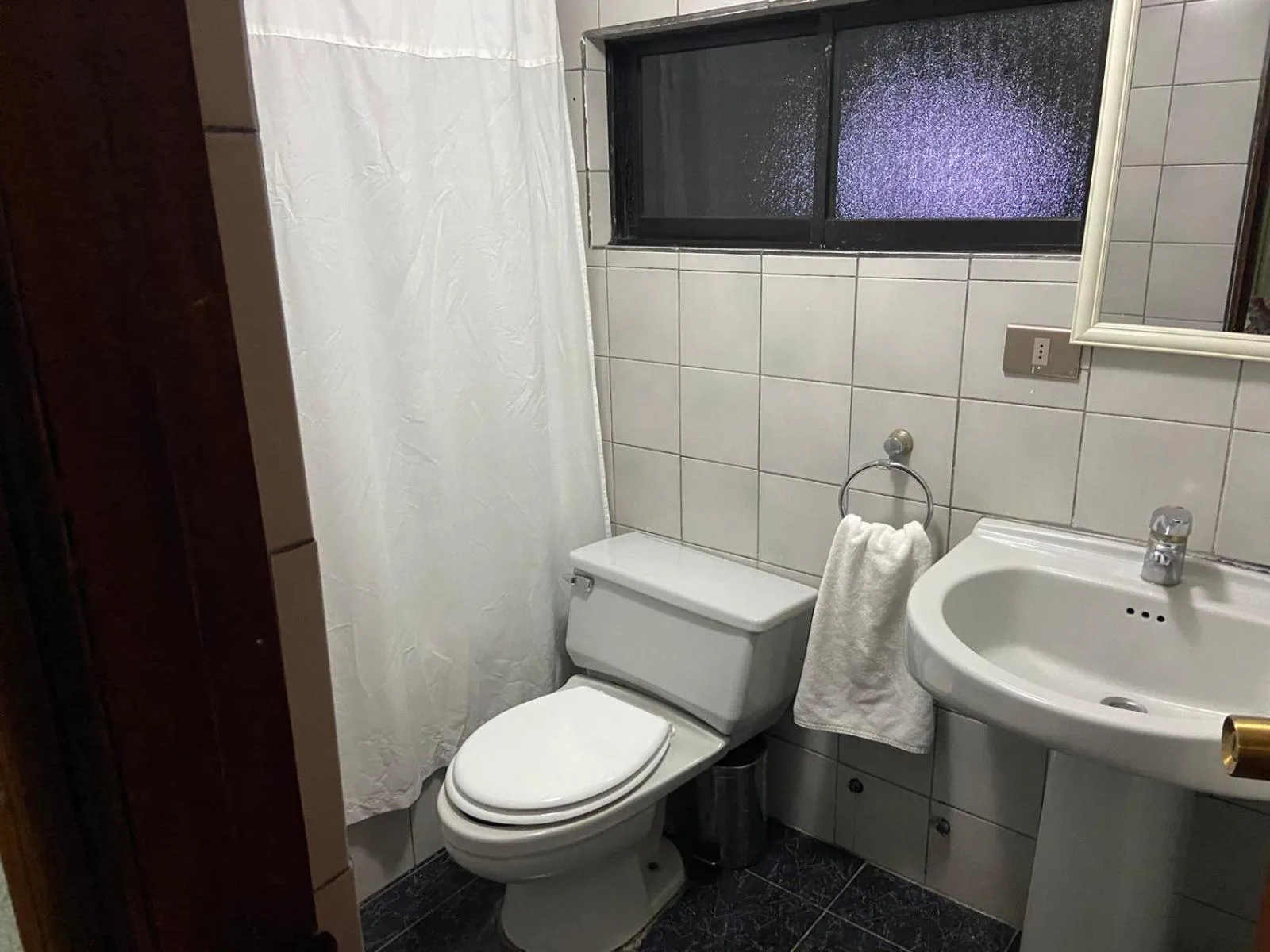 Shower in NEW HOTEL CRUZ DEL SUR