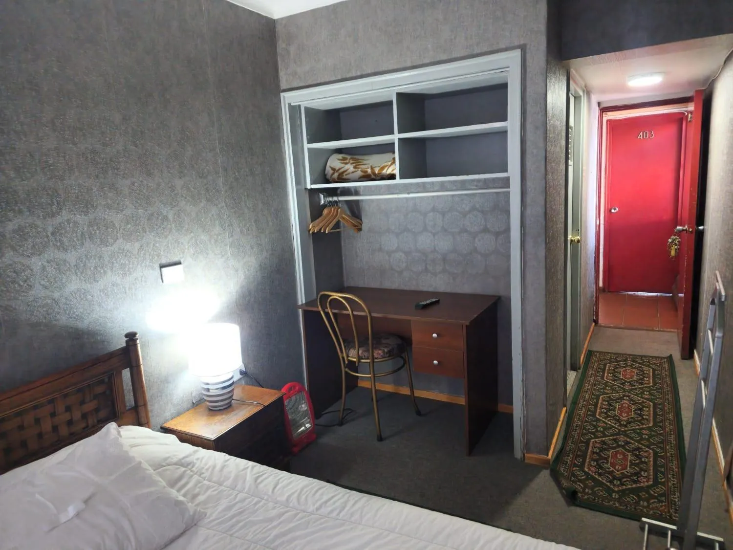wardrobe, Bed in NEW HOTEL CRUZ DEL SUR