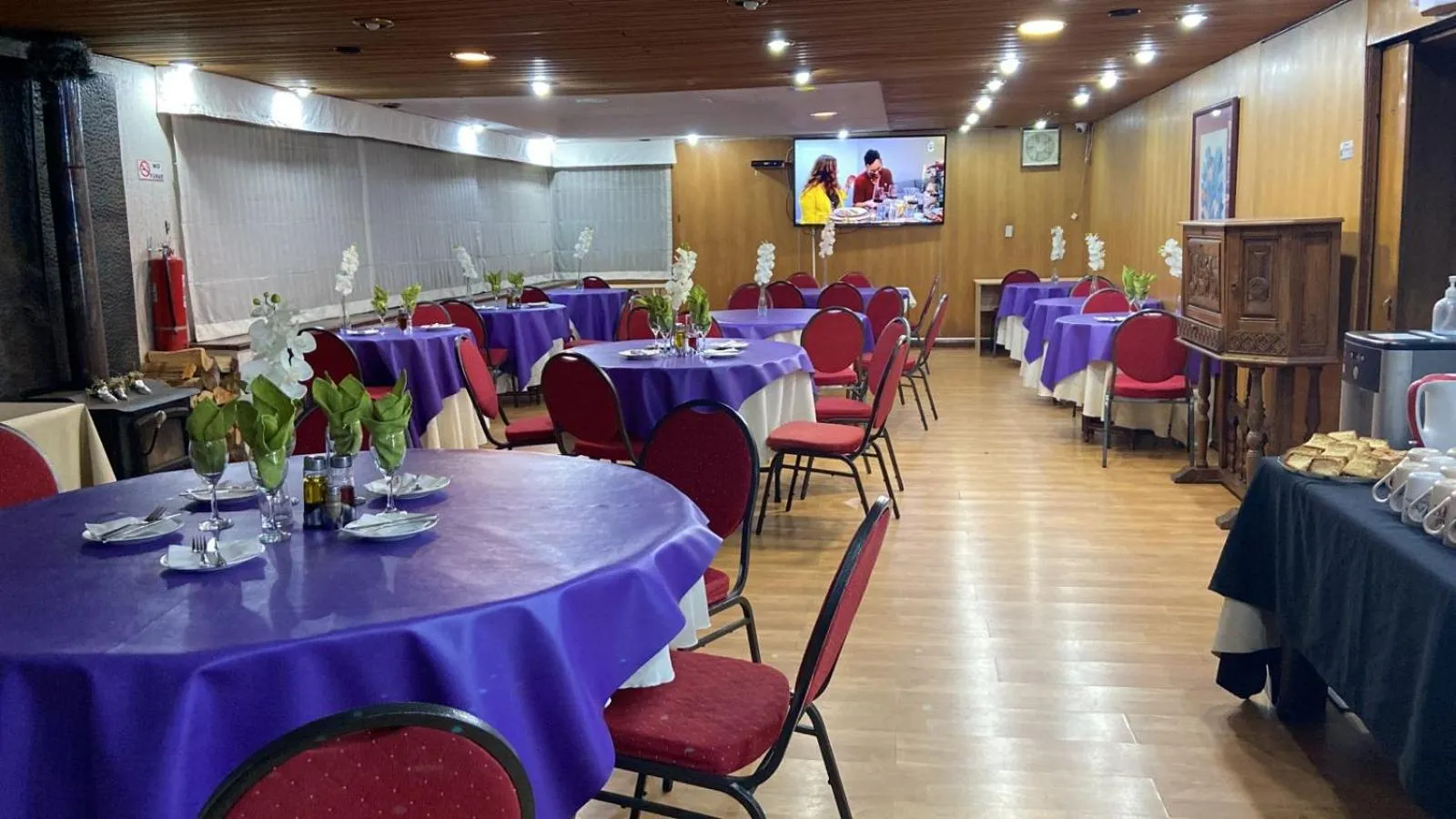 Restaurant/places to eat in NEW HOTEL CRUZ DEL SUR