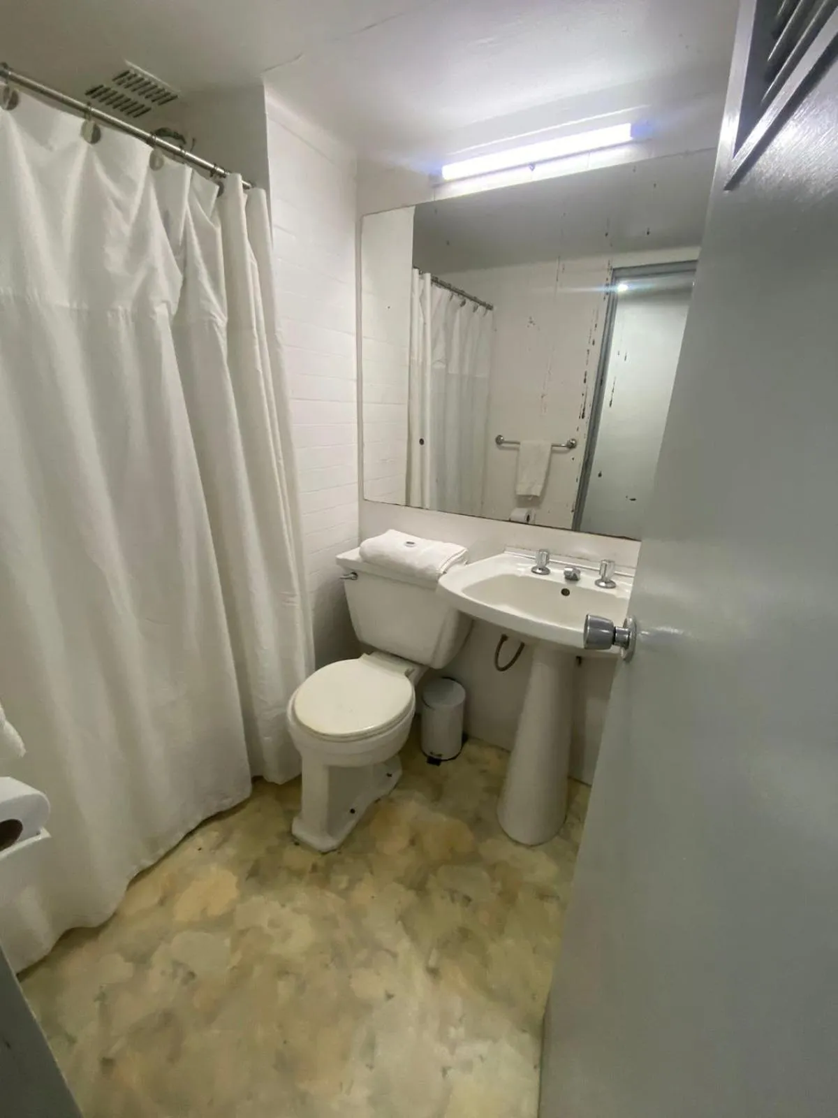 Bathroom in NEW HOTEL CRUZ DEL SUR