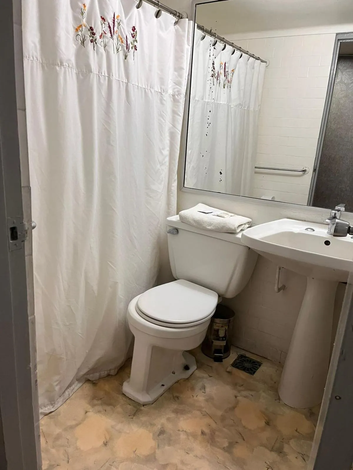 Bathroom in NEW HOTEL CRUZ DEL SUR