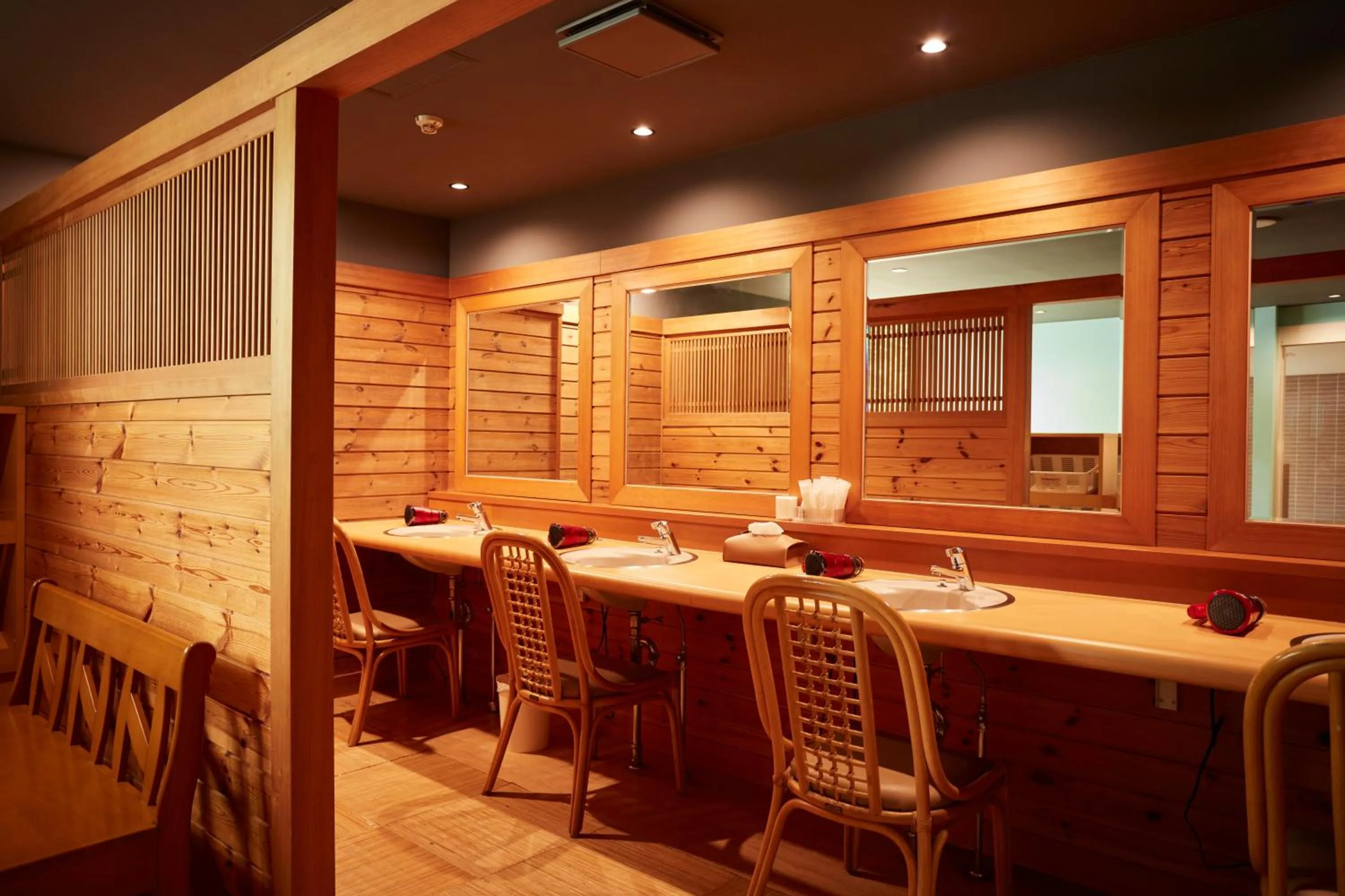 Area and facilities in Towadakohan Sakura