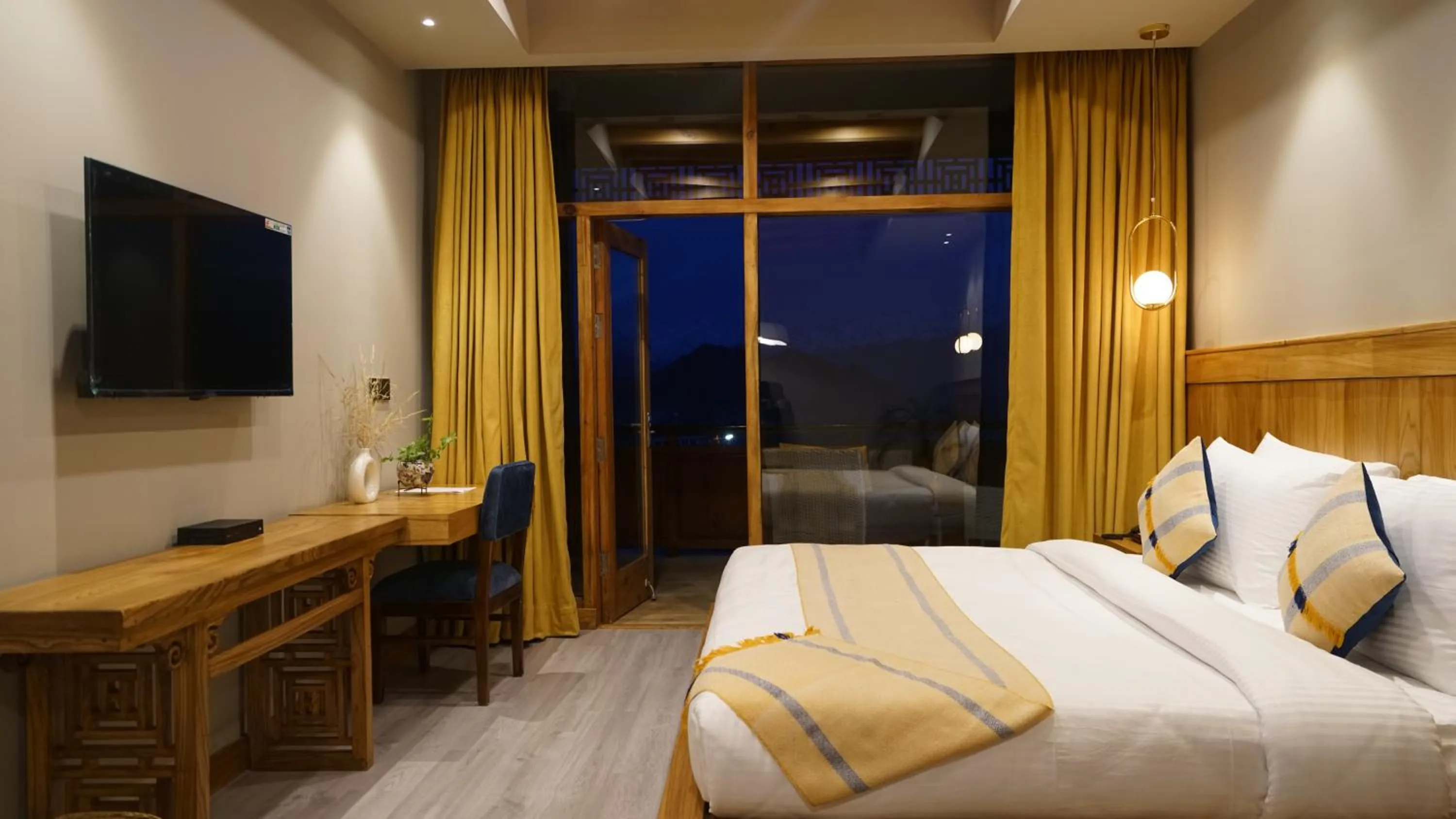 Bed in Hotel Rewa Ladakh