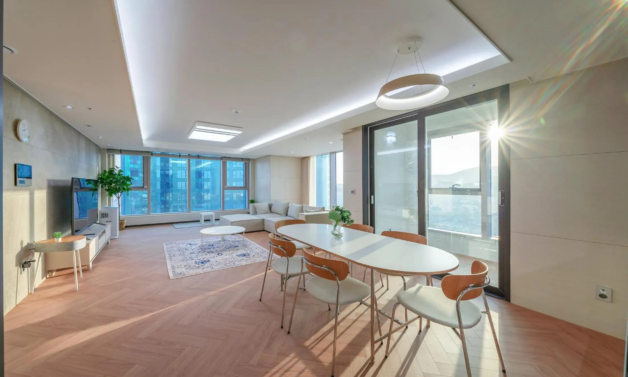 Busan Station BOOKING THE BAY