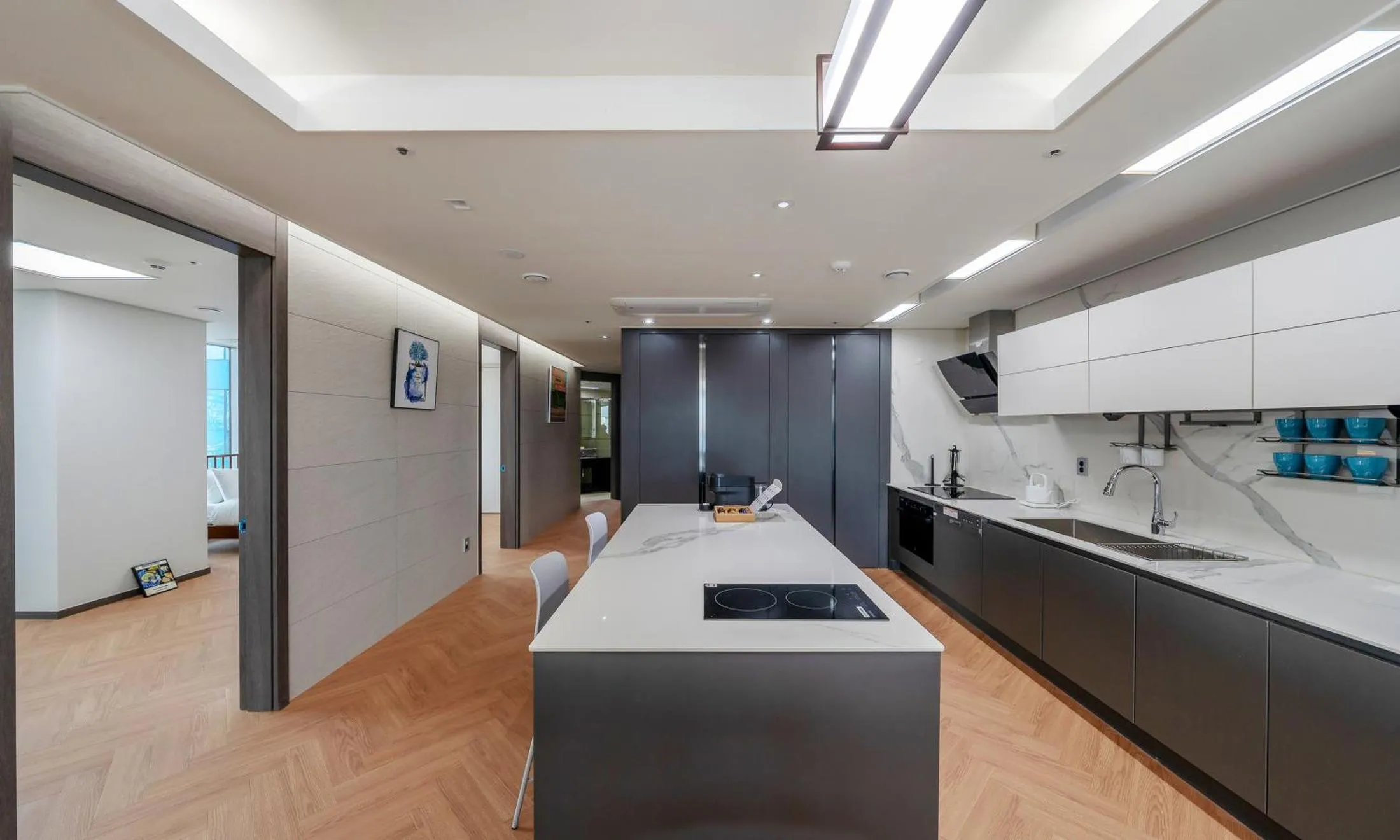 Busan Station BOOKING THE BAY