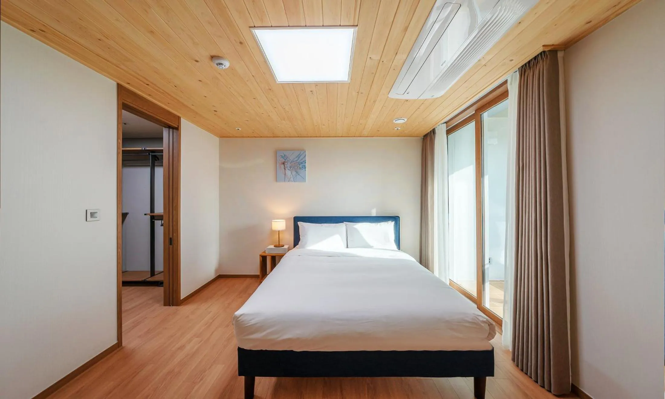 Bed in Busan Station BOOKING THE BAY