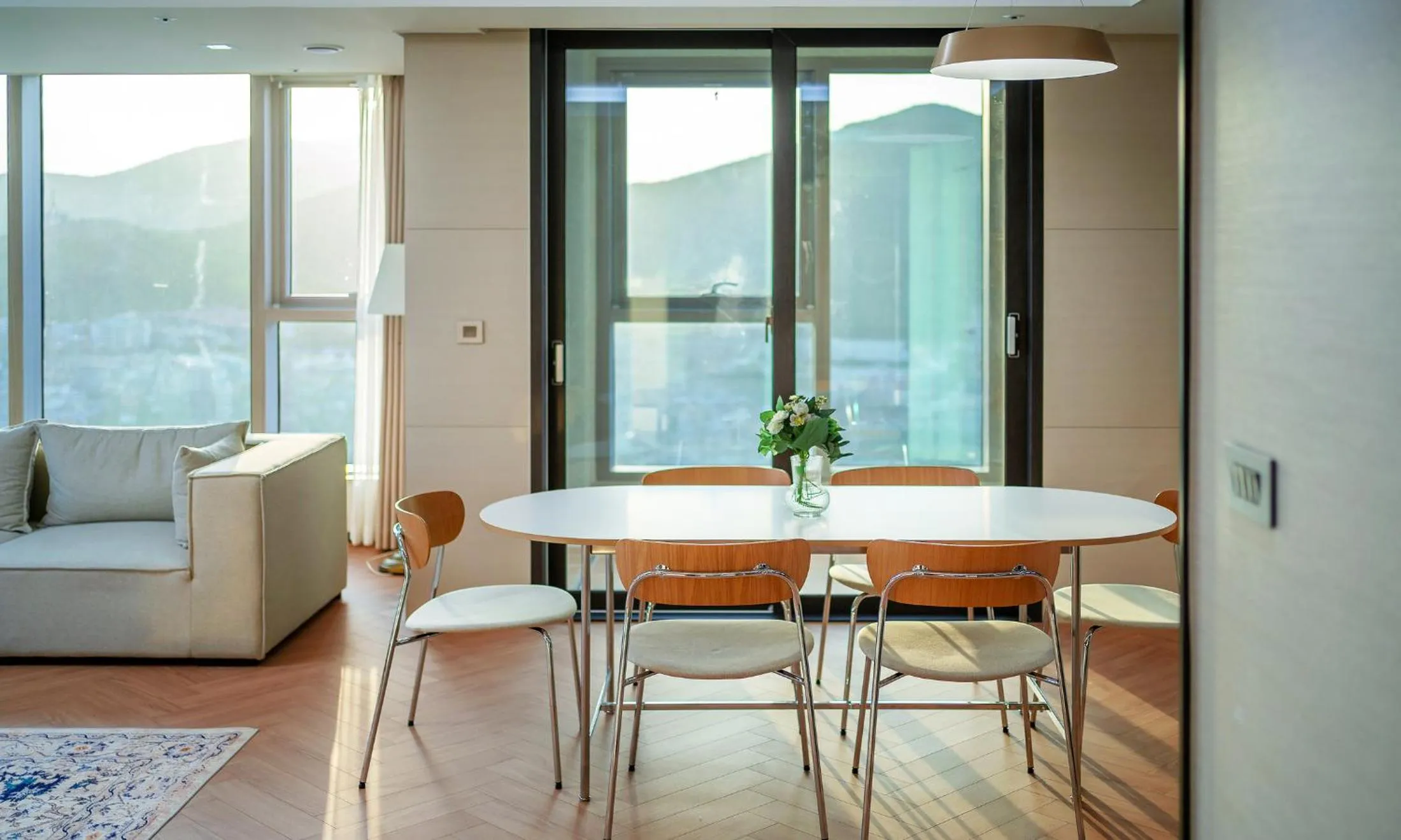 Busan Station BOOKING THE BAY