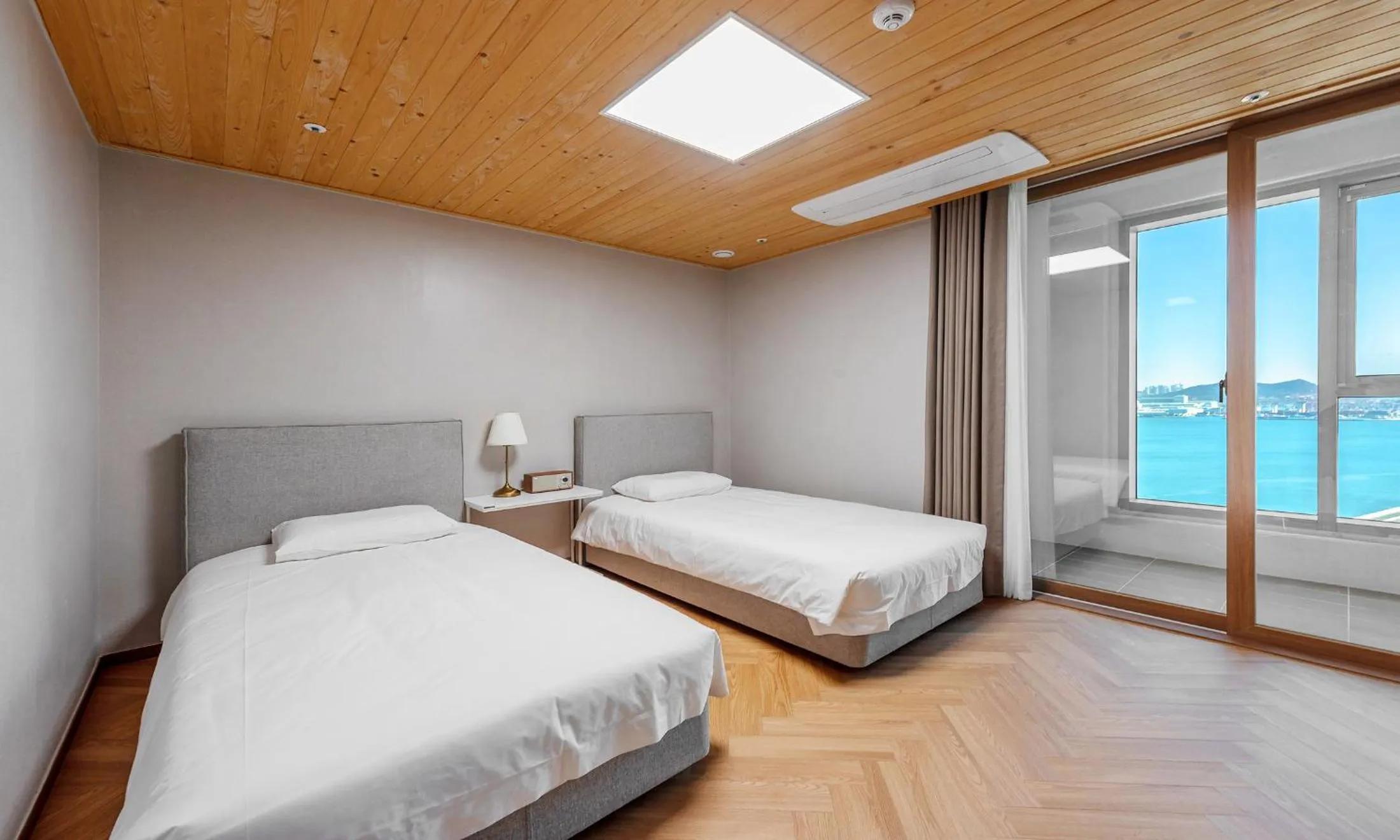 Bed in Busan Station BOOKING THE BAY