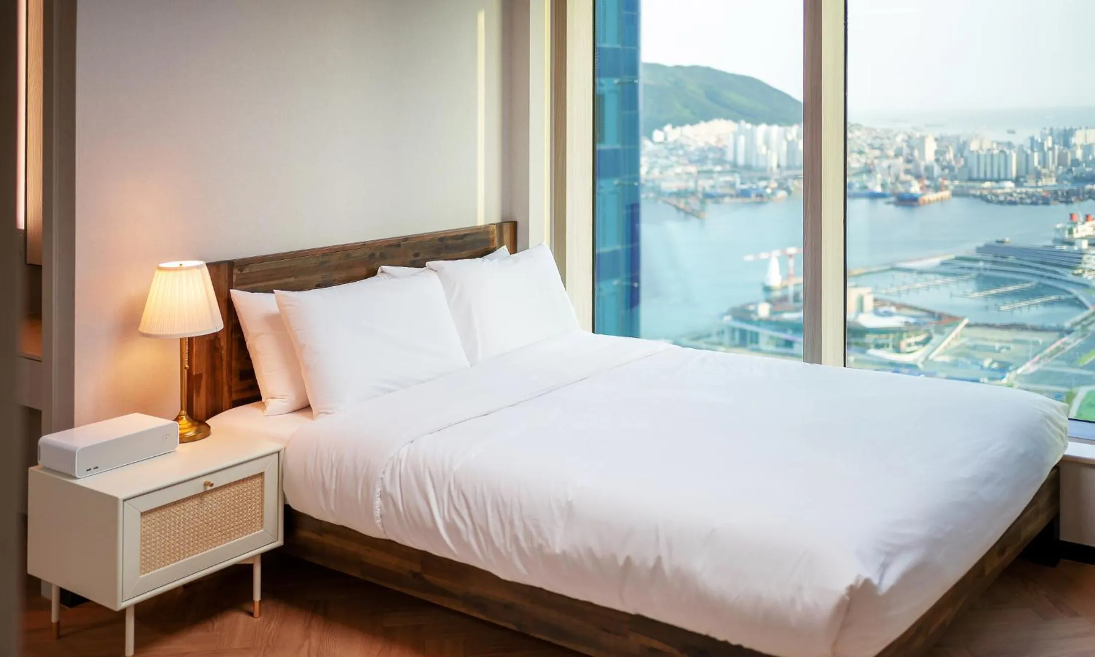 Bed in Busan Station BOOKING THE BAY