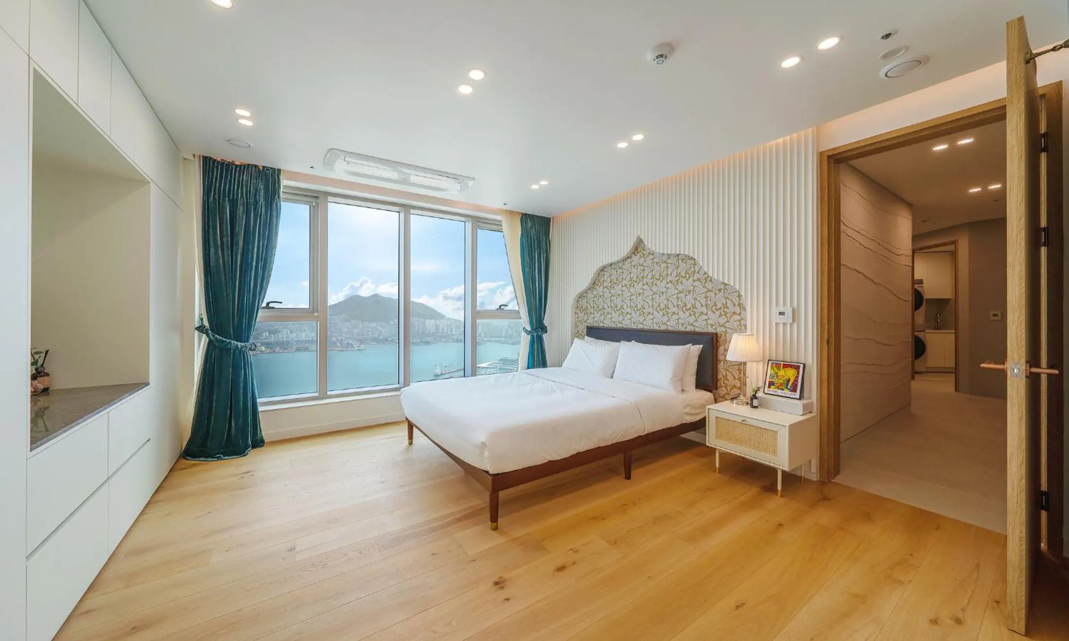 Bed in Busan Station BOOKING THE BAY