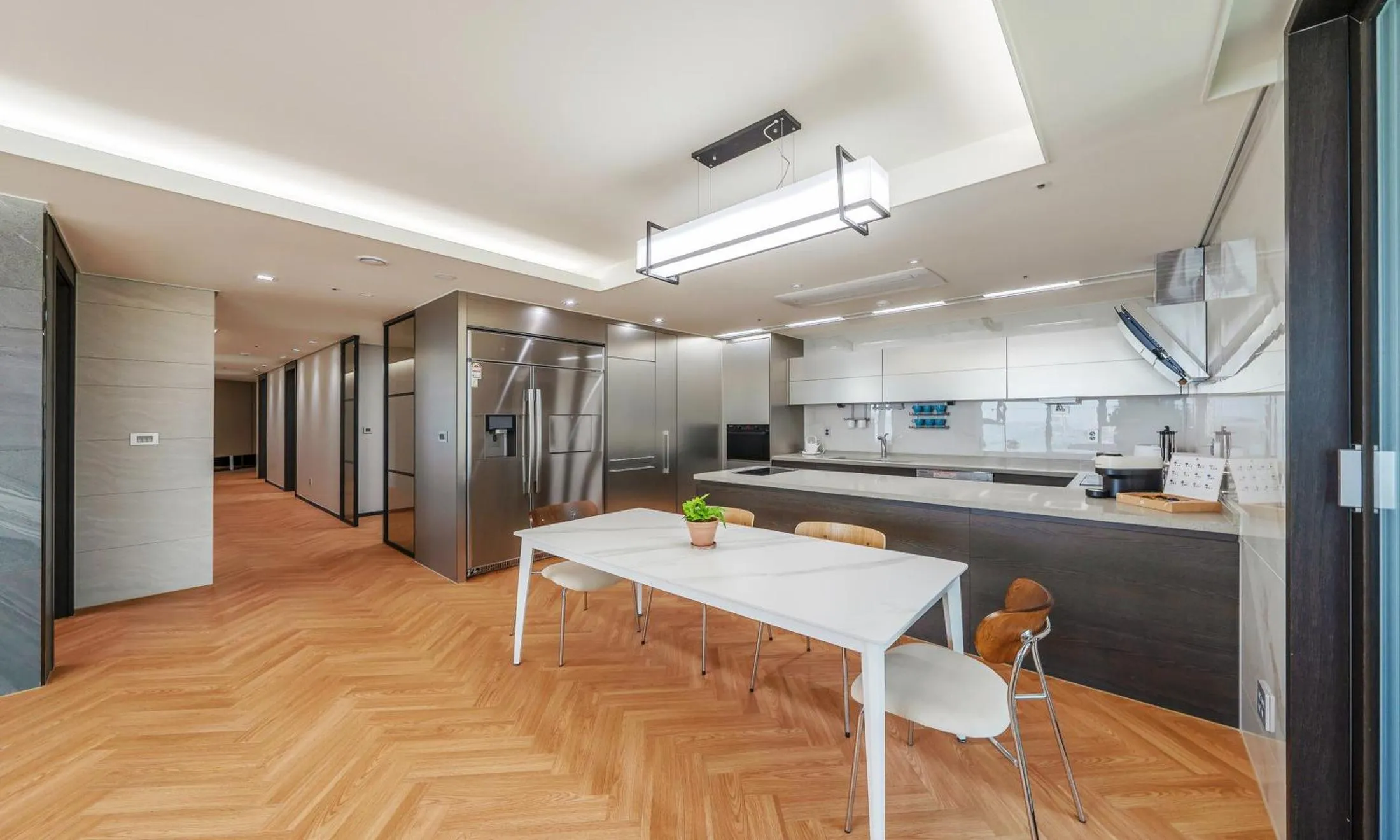 Busan Station BOOKING THE BAY