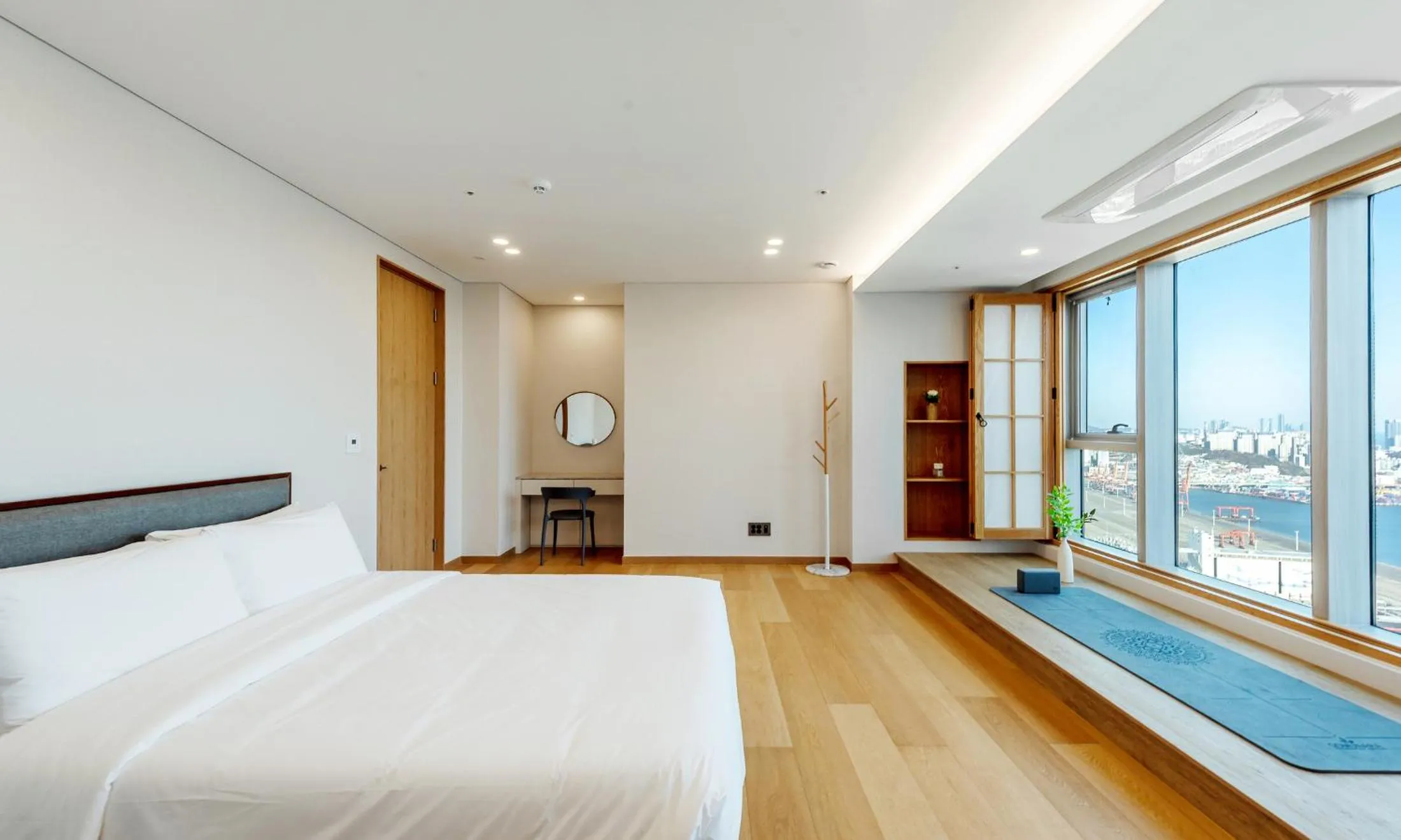 Bed in Busan Station BOOKING THE BAY