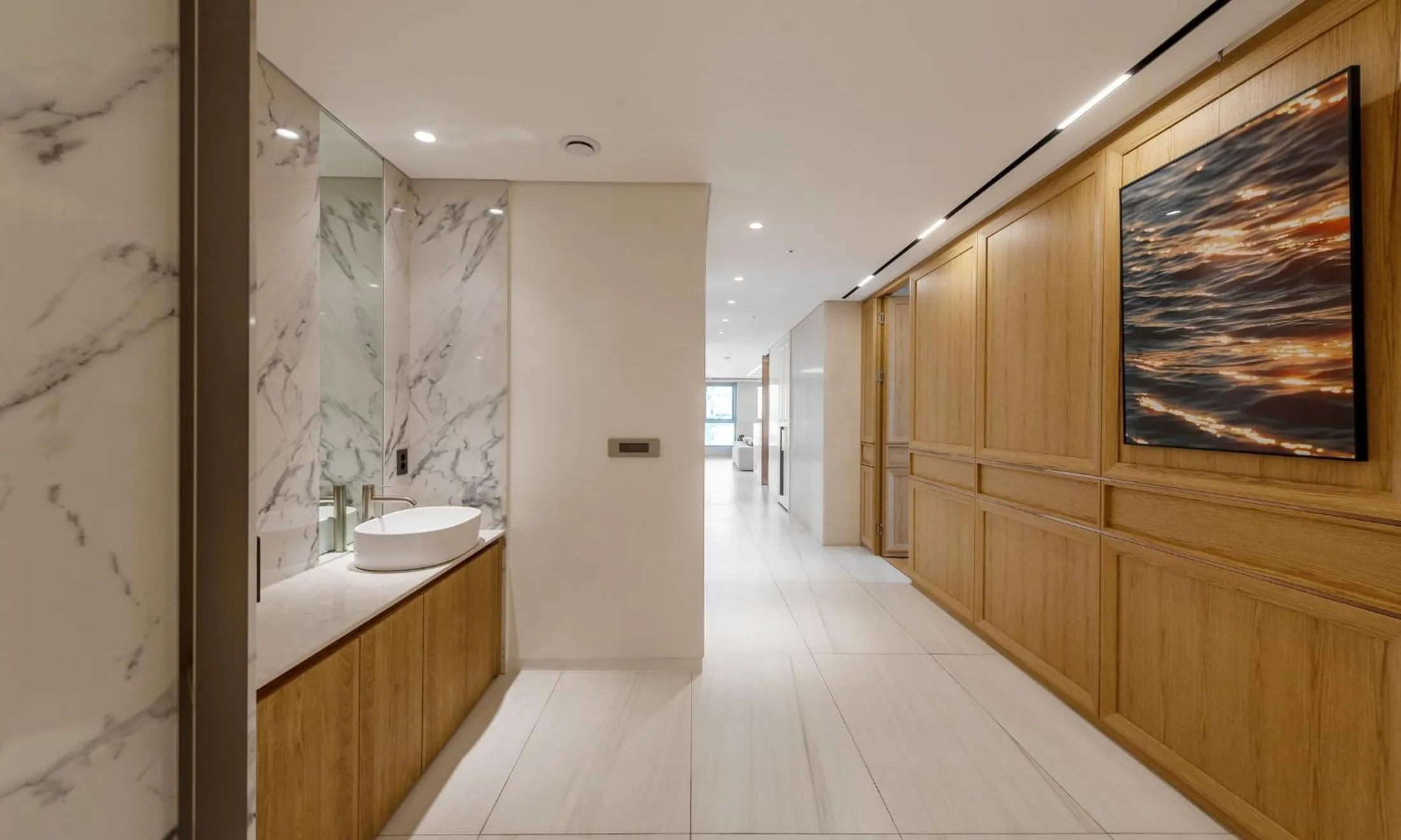 Busan Station BOOKING THE BAY