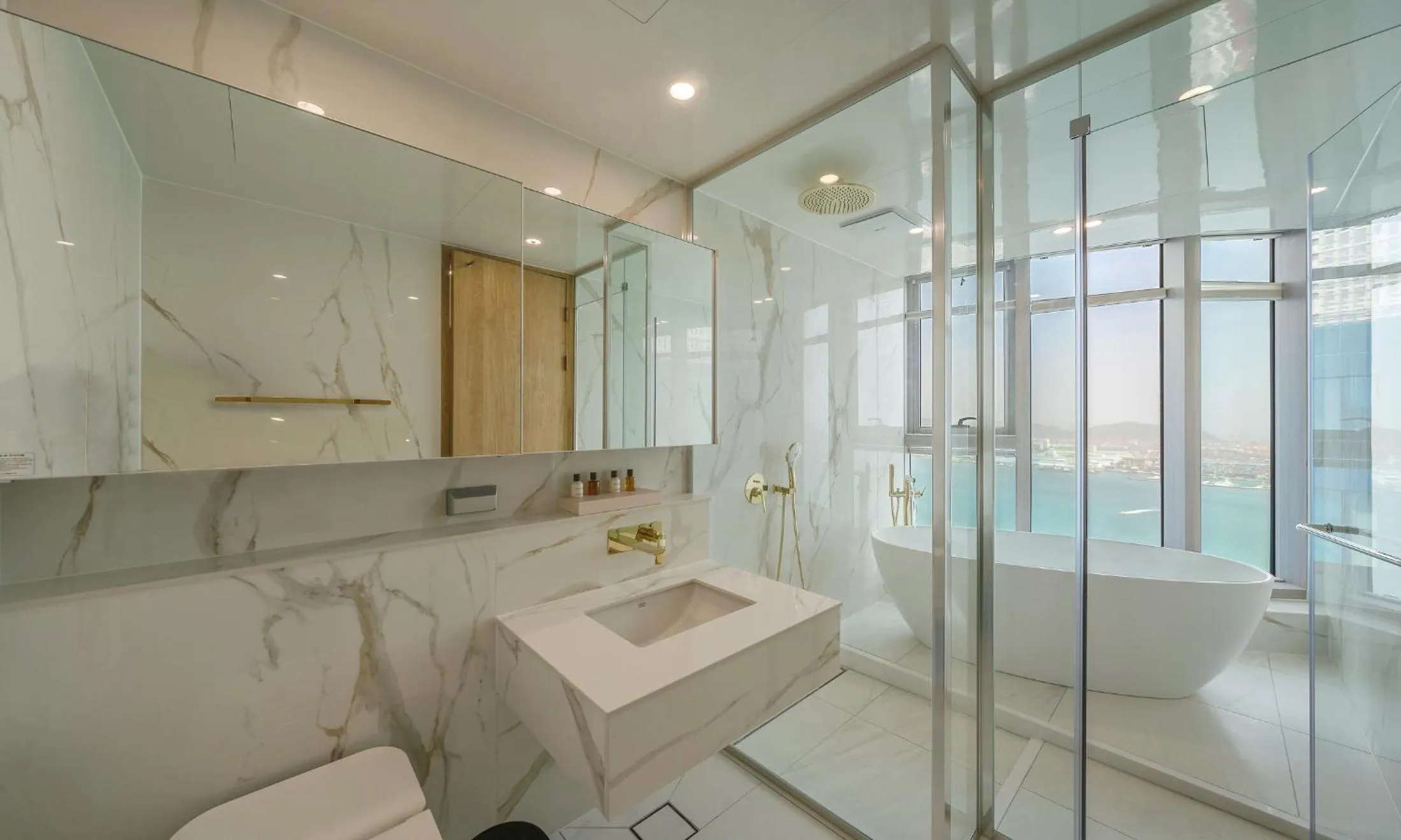 Busan Station BOOKING THE BAY