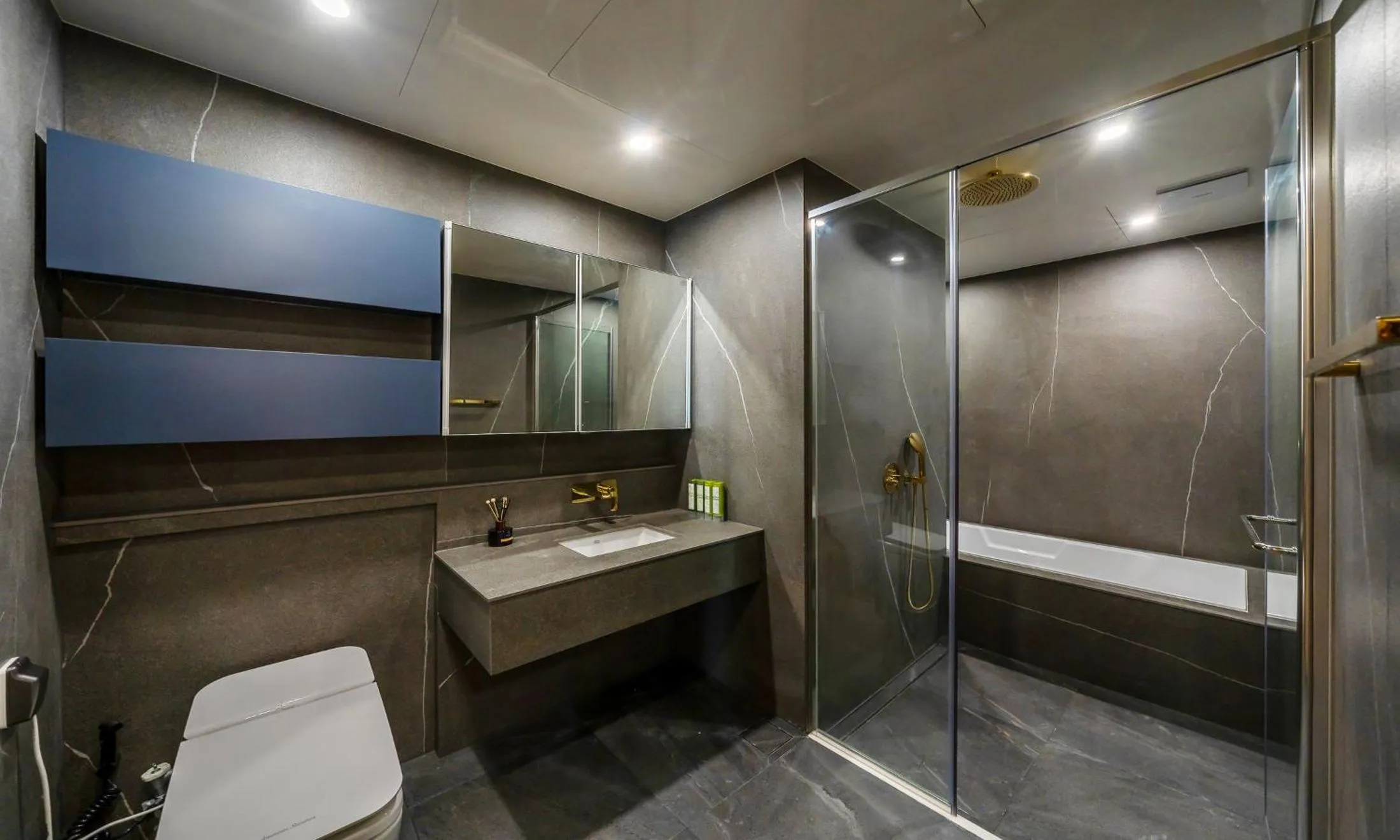 Busan Station BOOKING THE BAY