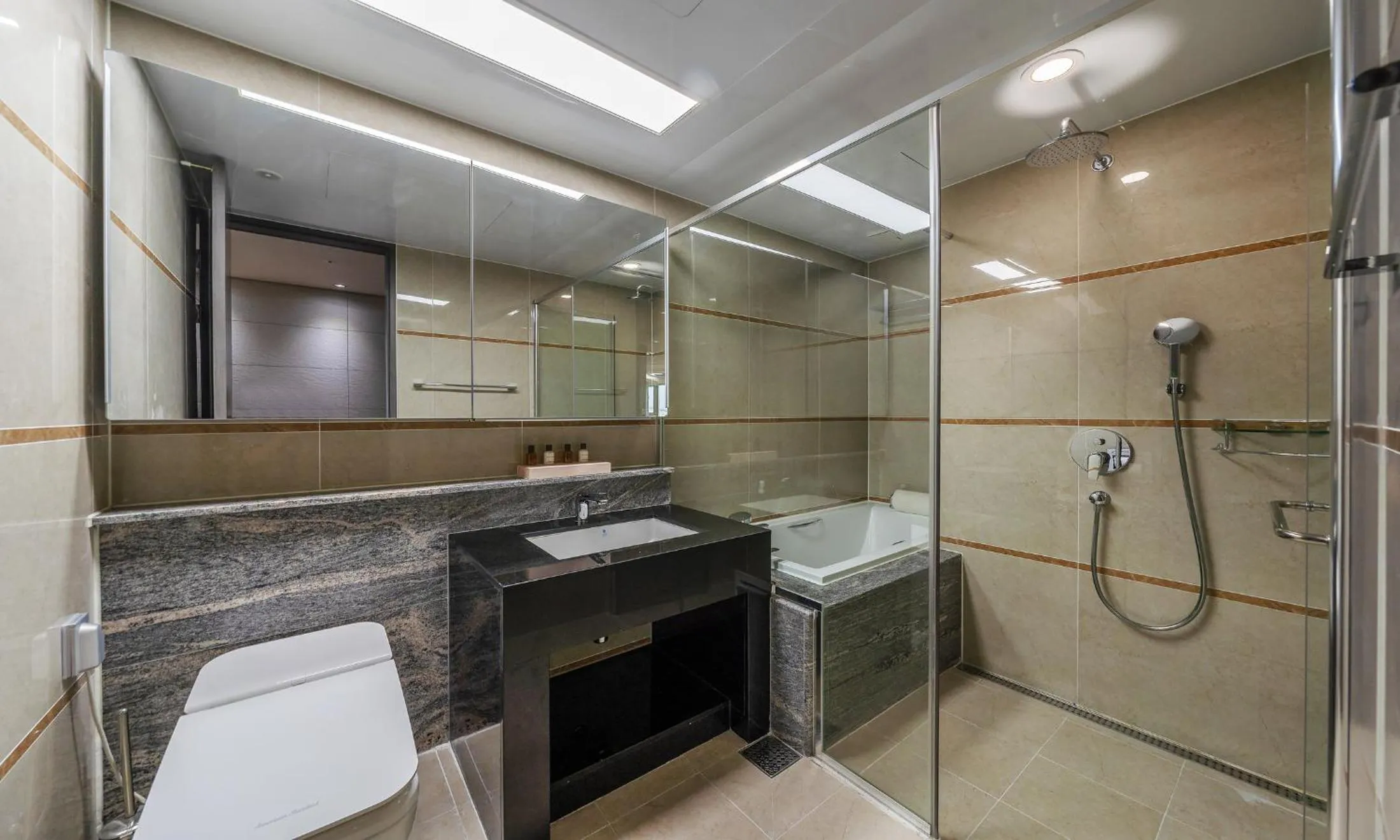 Busan Station BOOKING THE BAY