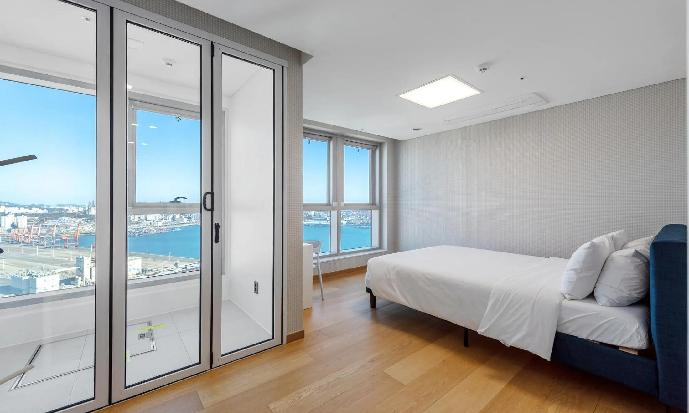 Bed in Busan Station BOOKING THE BAY