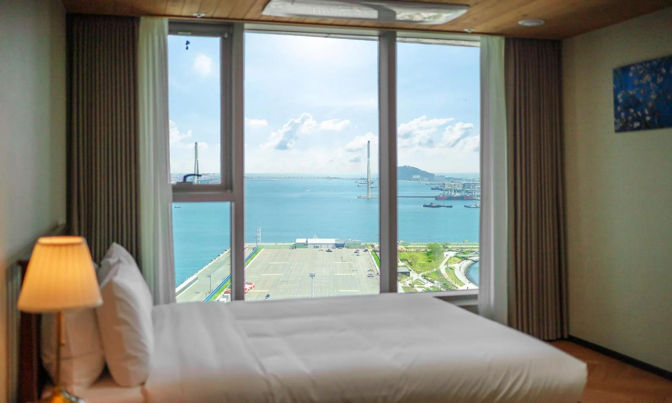 Bed in Busan Station BOOKING THE BAY