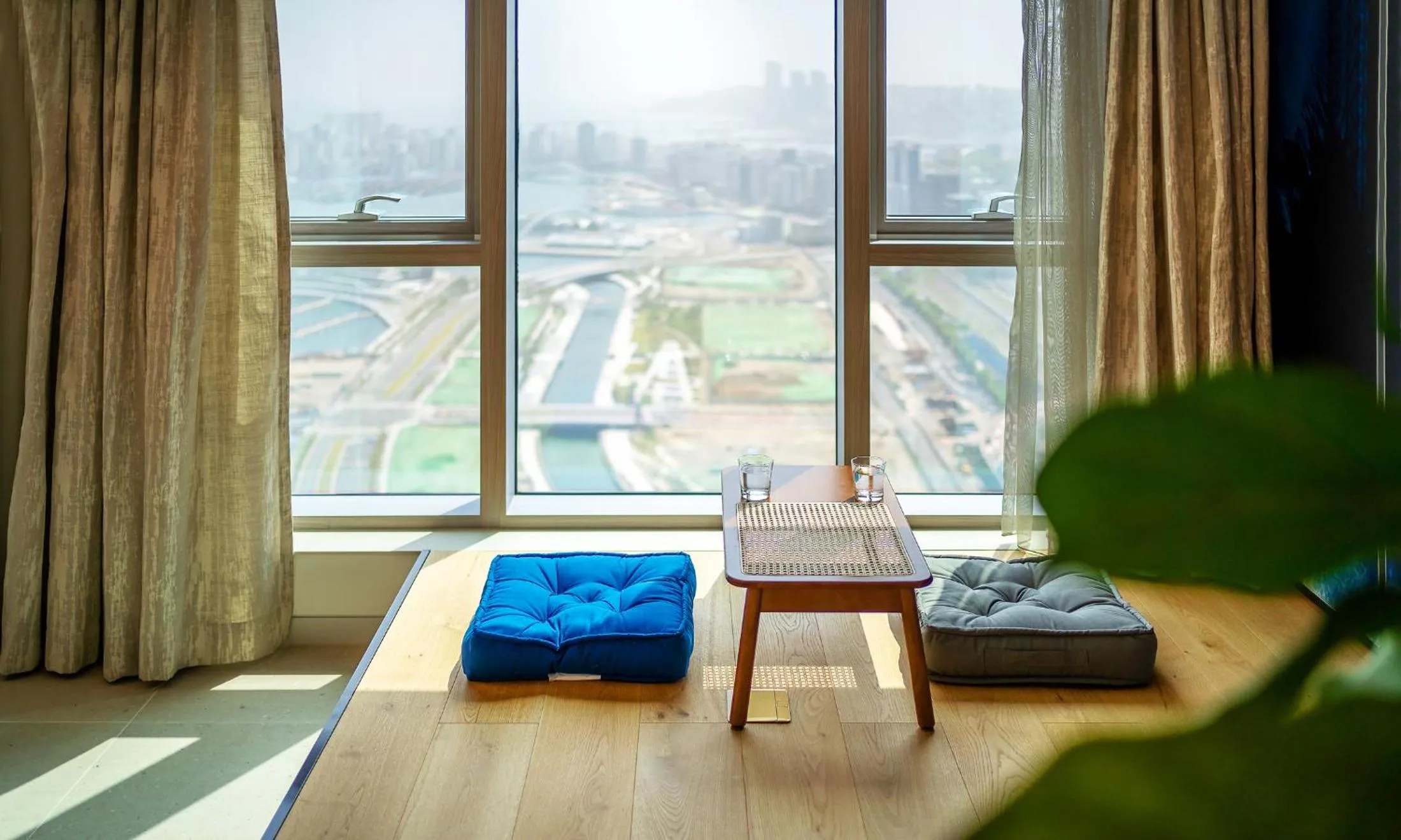 Busan Station BOOKING THE BAY