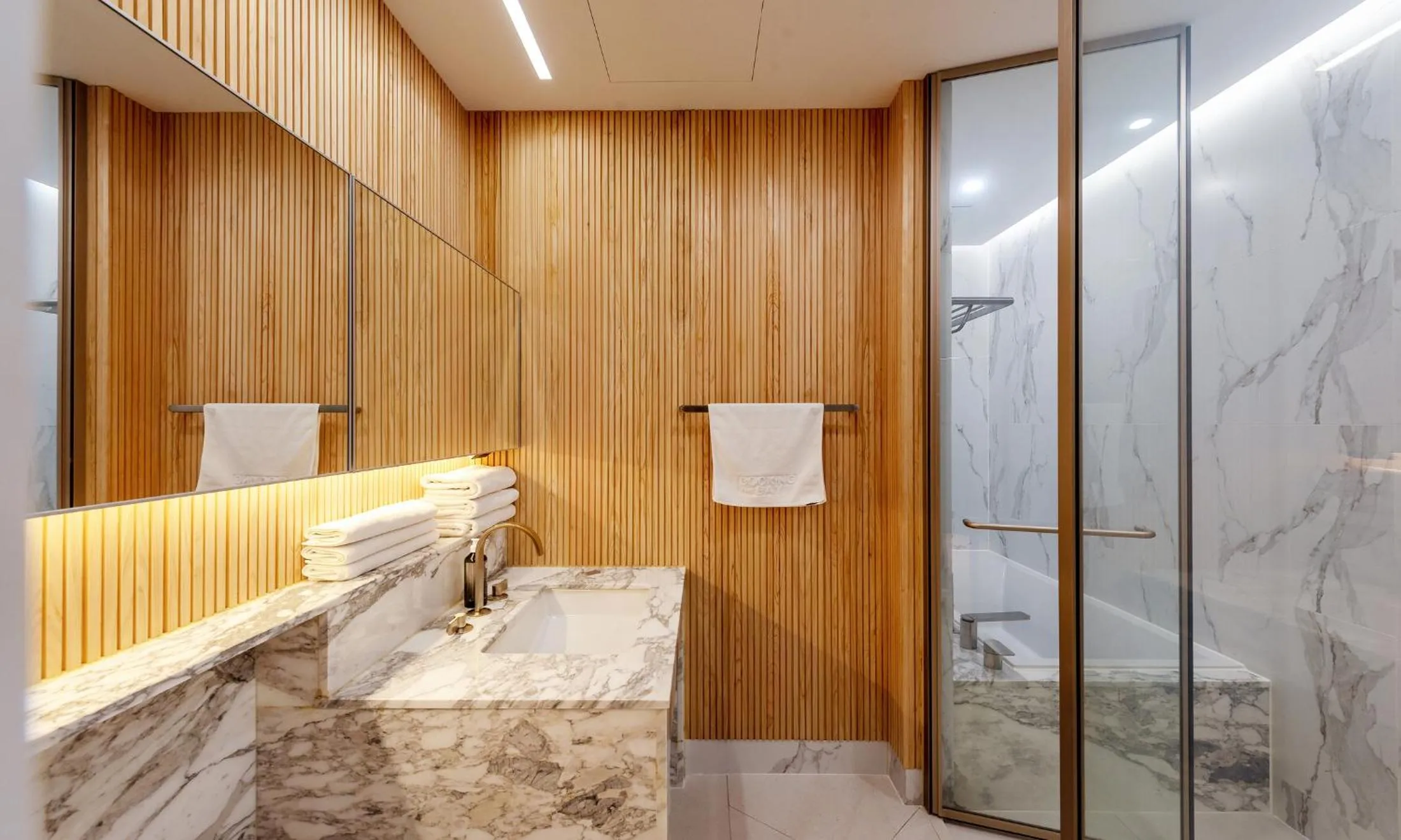 Busan Station BOOKING THE BAY